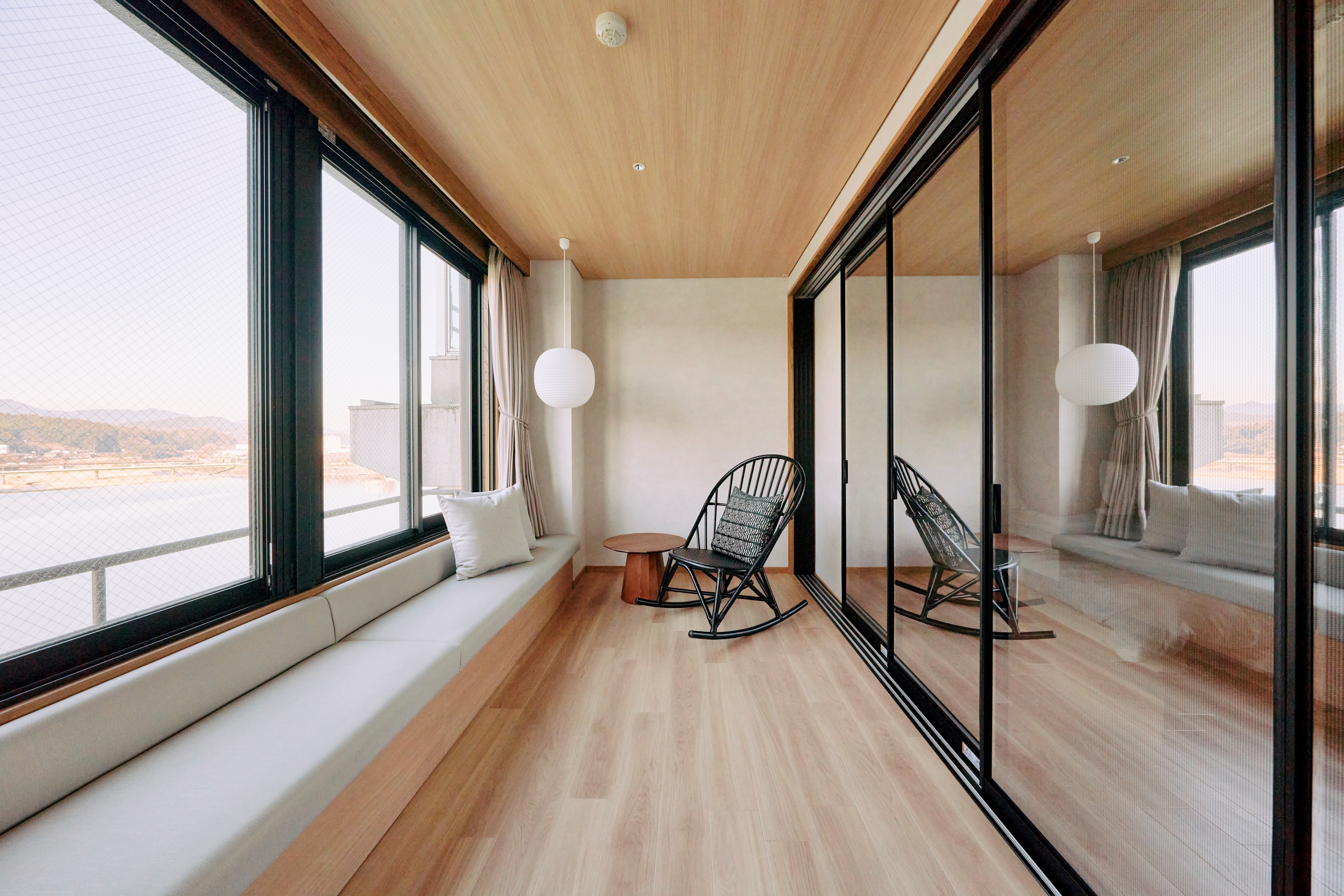 River view relaxation space (Sauna Suite 4)