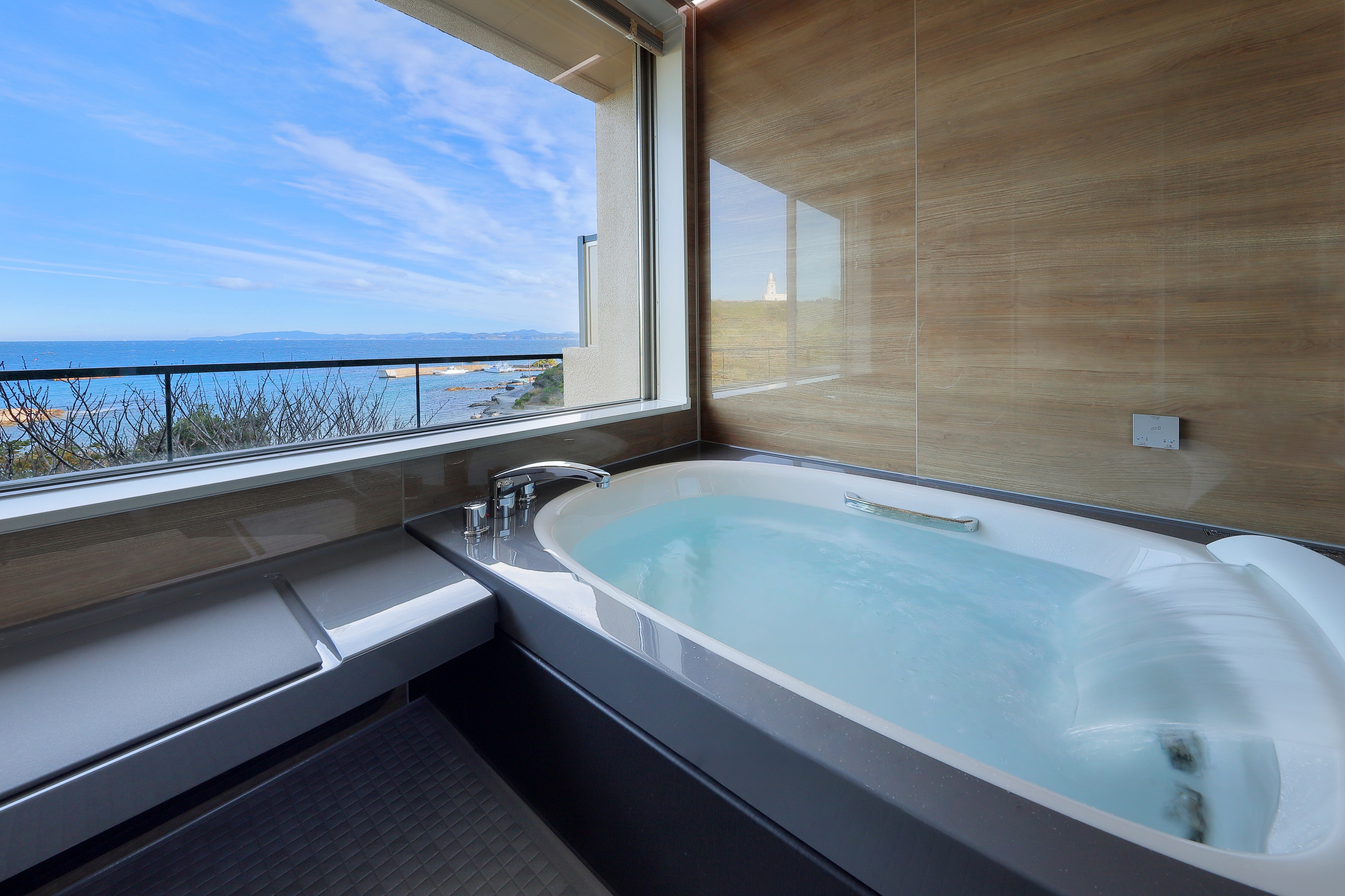 2nd floor Japanese-Western room (sea side 6 tatami mats + 24 m2)