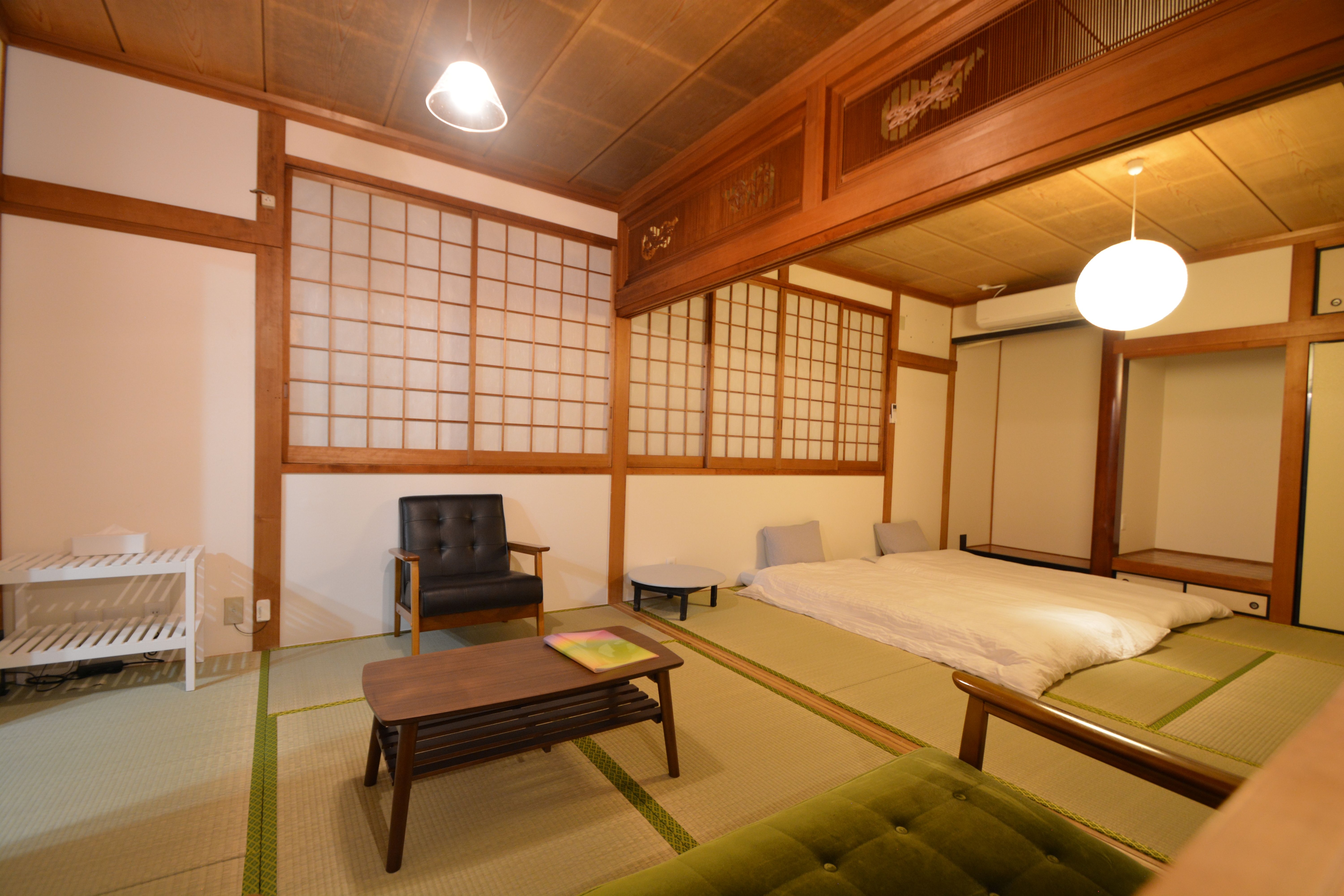 Japanese-style room (bedroom)