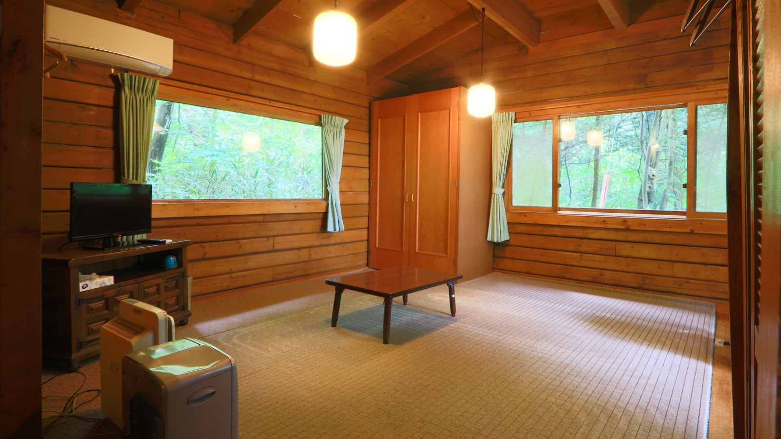 [Cottage - Oklahoma] Living space
