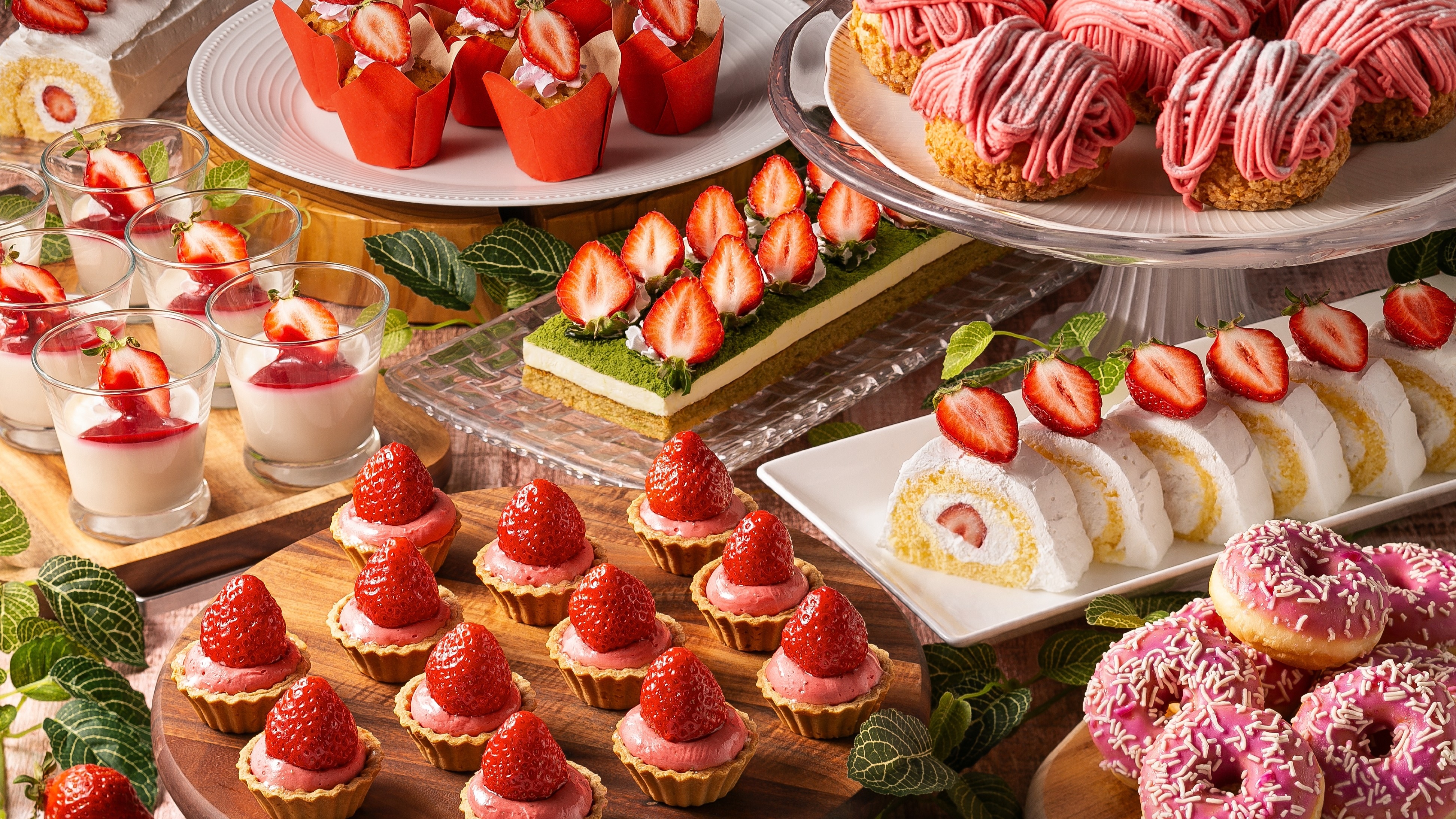 ＜2/14～4/30＞夕食ビュッフェにていちごスイーツをお楽しみいただけます。