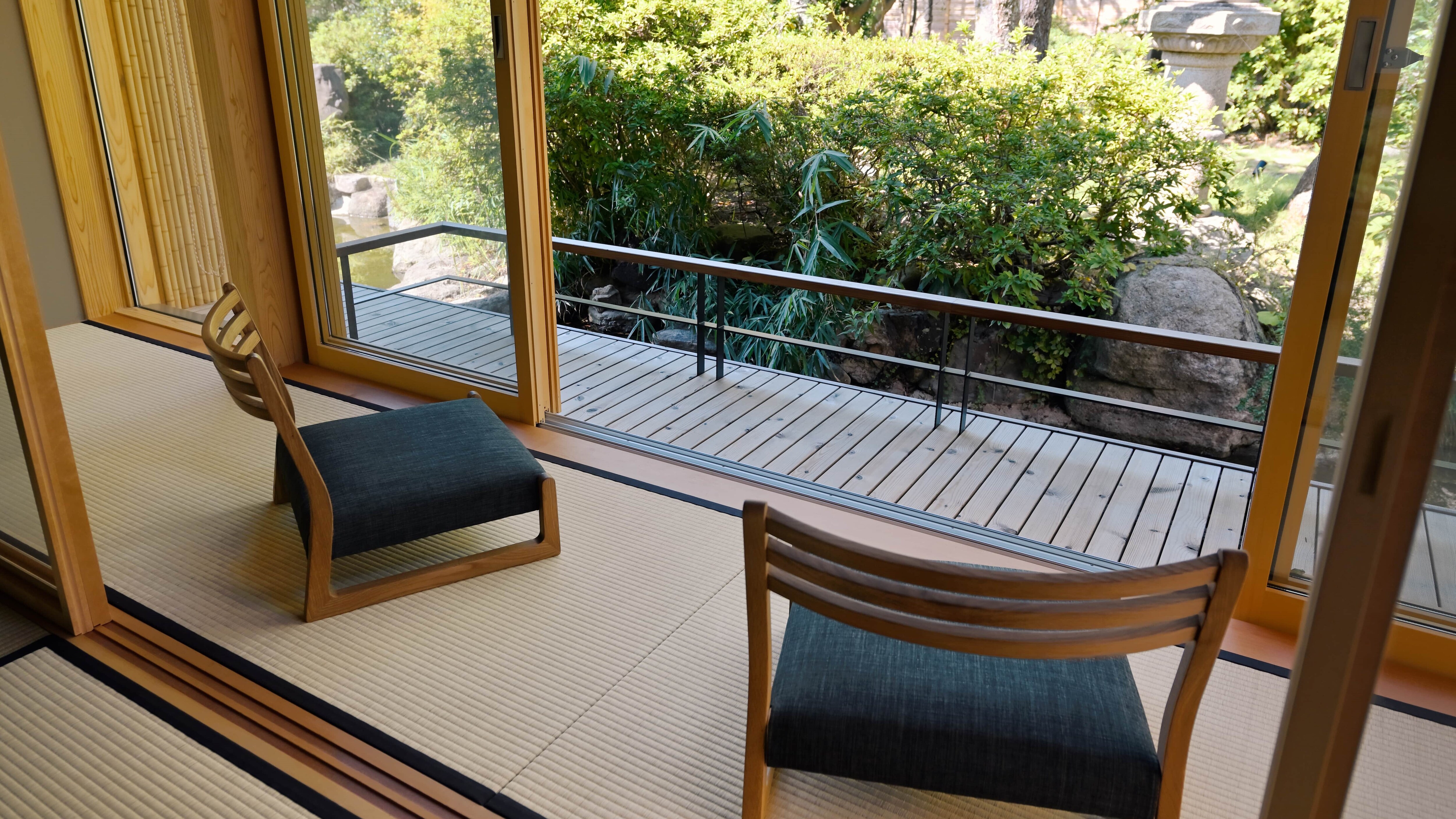 [Semi-special room (bed)] With half open-air bath from the hot spring source Honma 8 tatami mats + 6 tatami mats bed