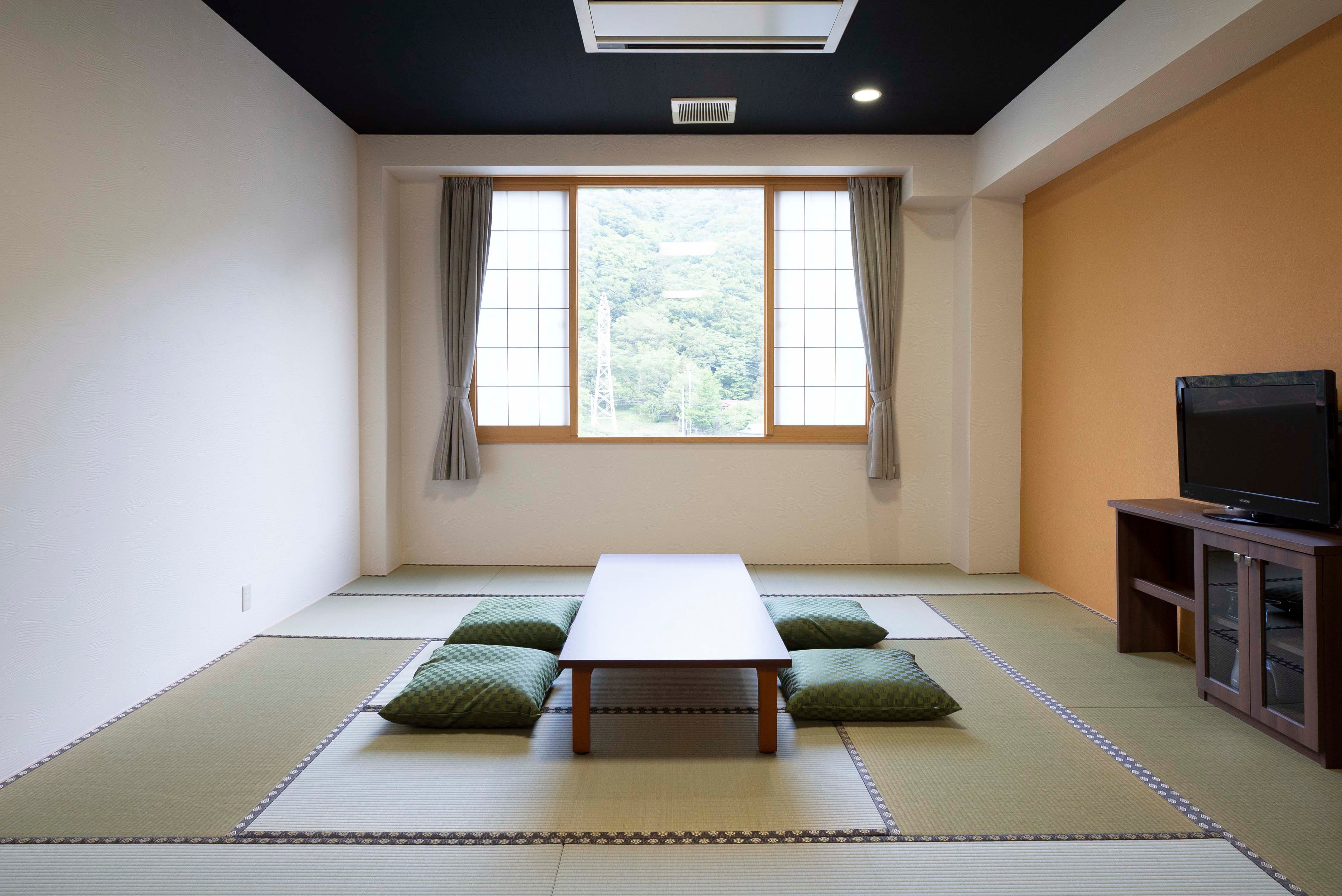 [Japanese-Western style room 40 square meters] (example)