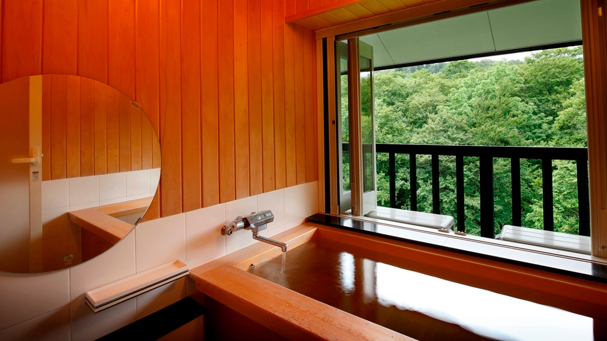 [Comfort twin] The bath is equipped with a "Aomori Hiba Observation Hot Spring Bath", and bathing with the window open is exceptional.
