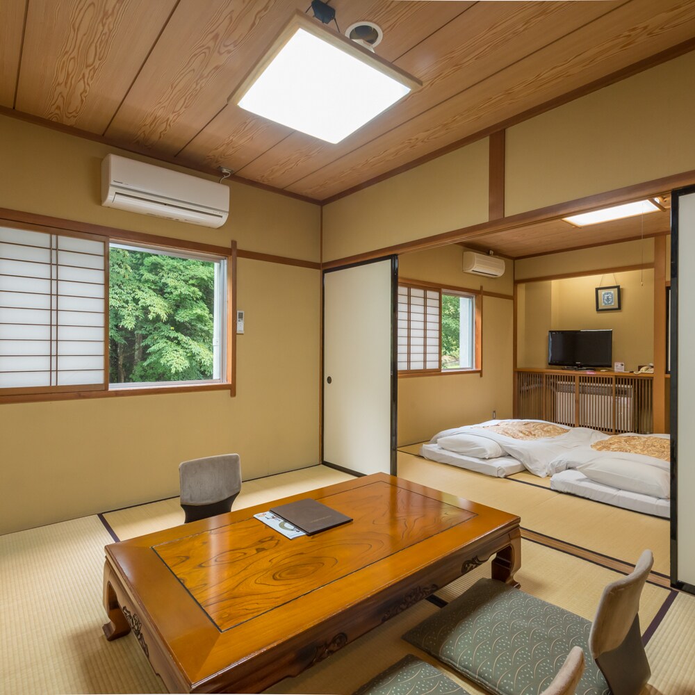 [Main building Japanese-style room]