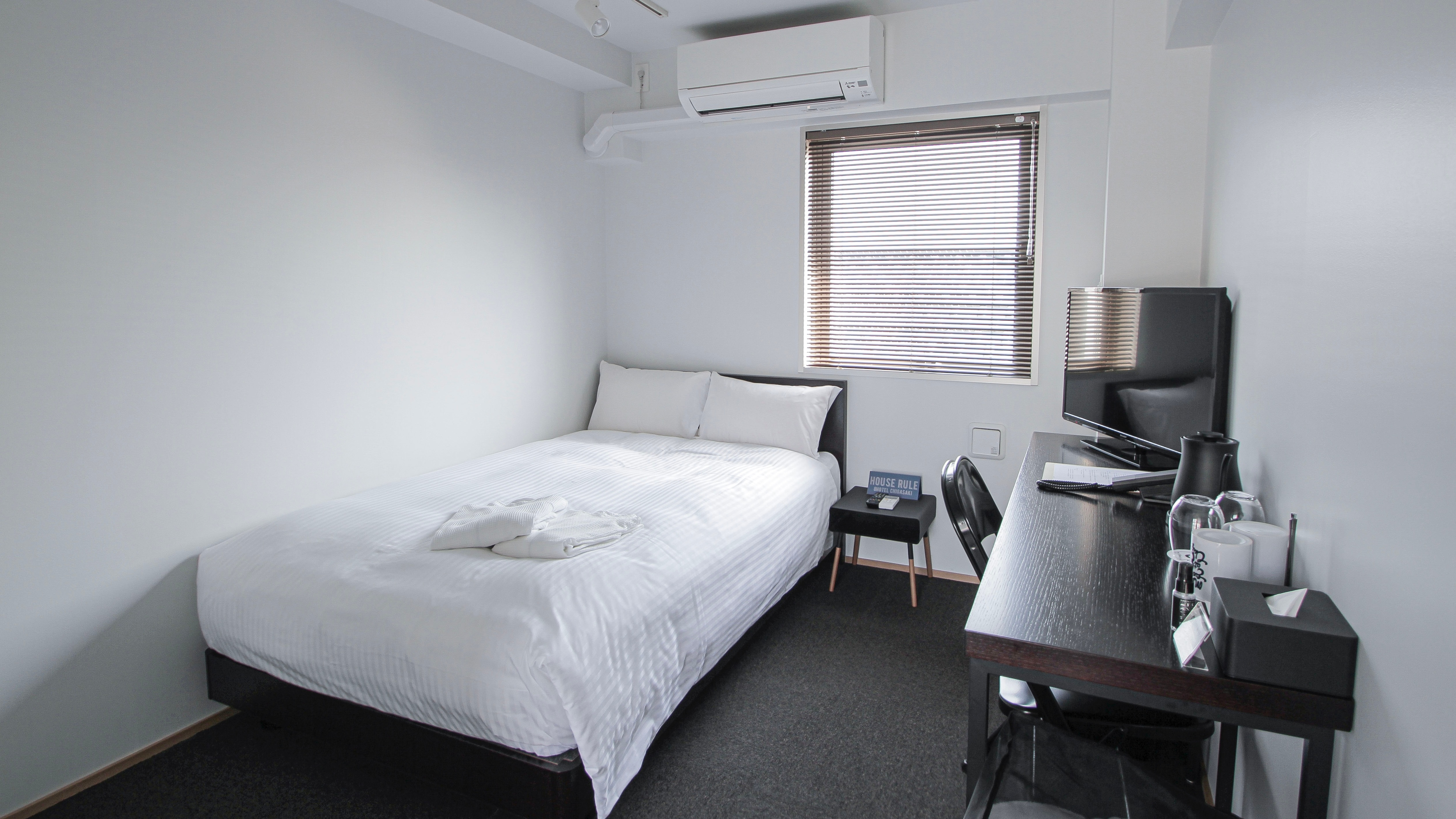 Standard Room (13㎡/Semi-double bed width 120cm x 1/Capacity 1-2 people)