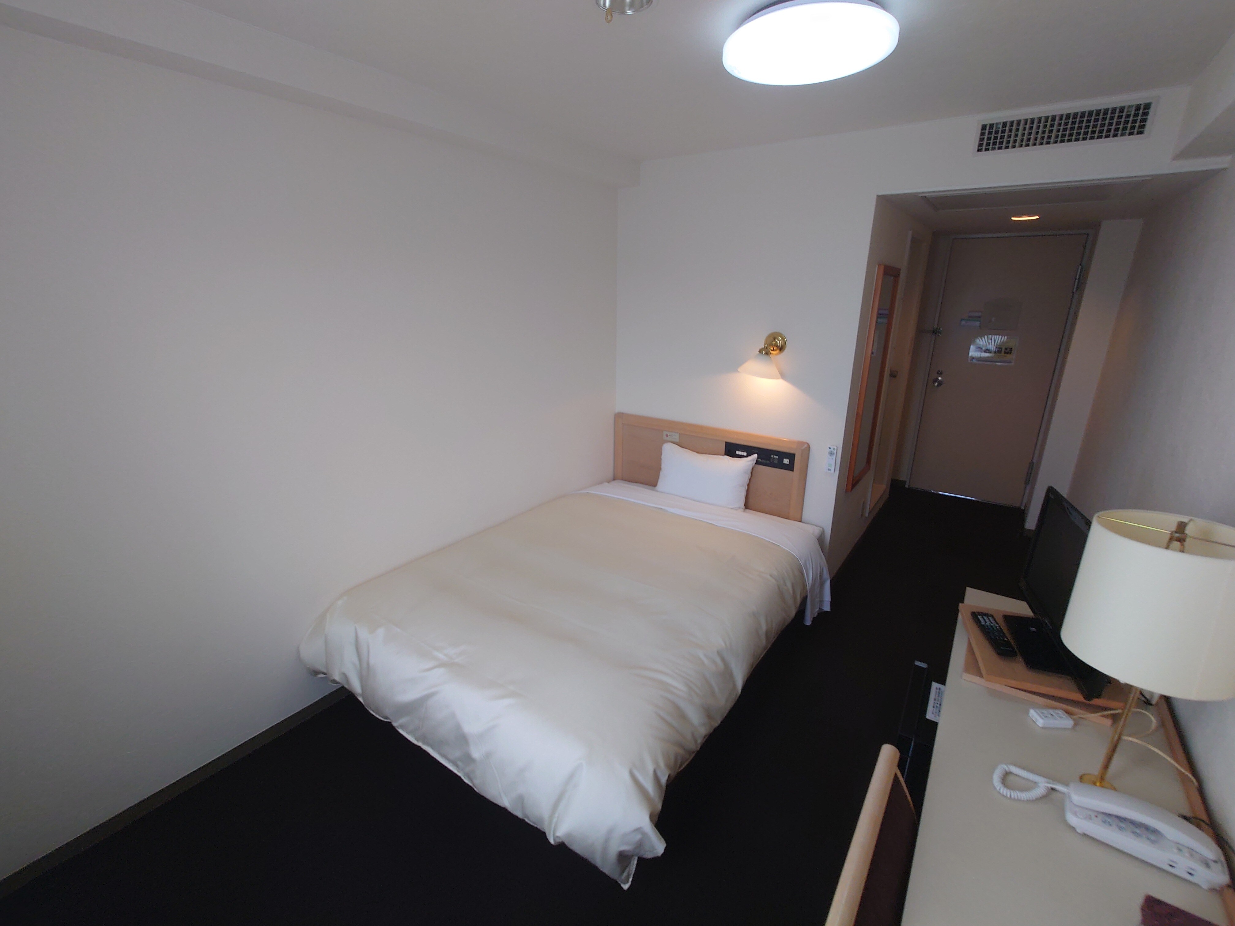 Deluxe single 140cm bed