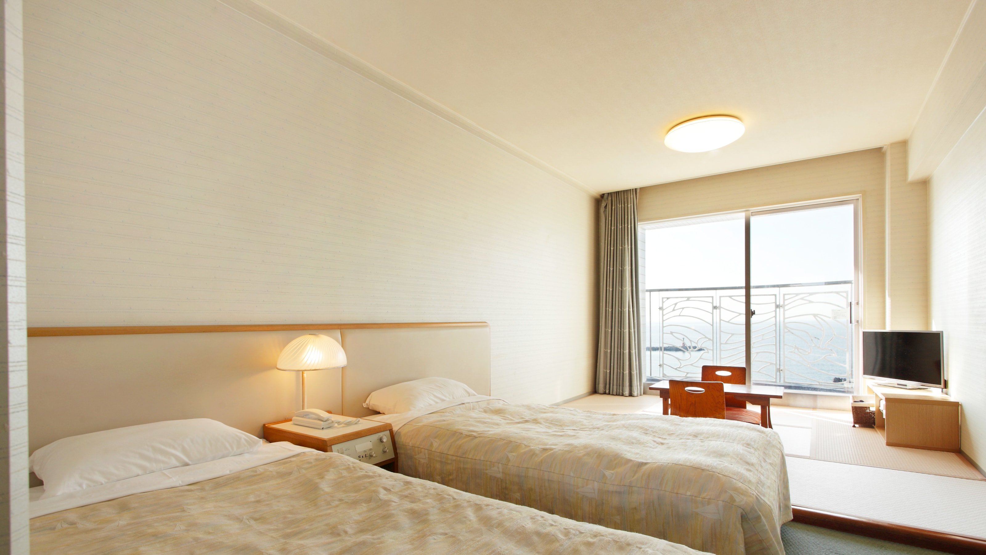 [Japanese-Western style room] 15 square meters (single bed/2 beds) All rooms have ocean views and Wi-Fi