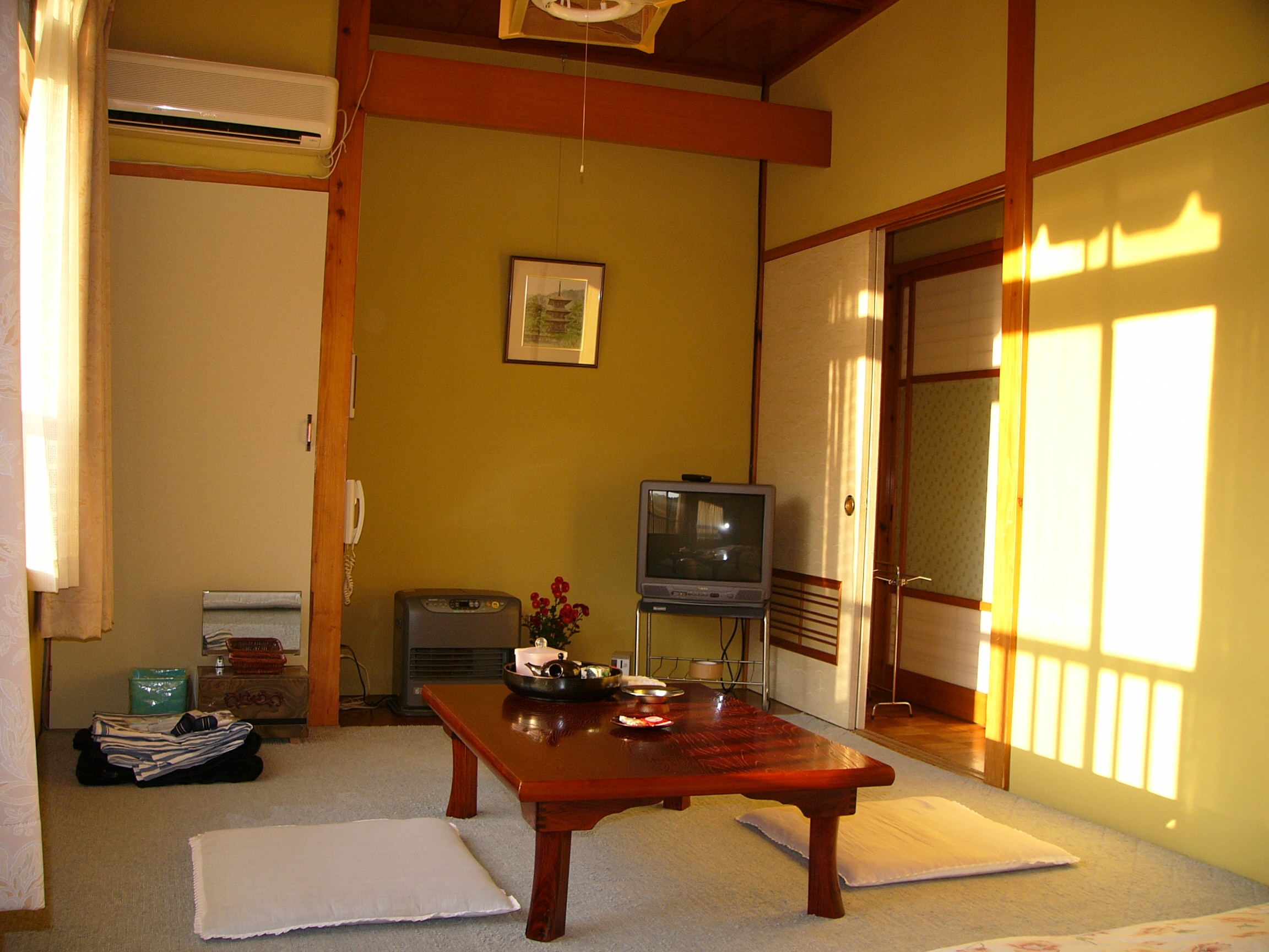 Second floor guest room