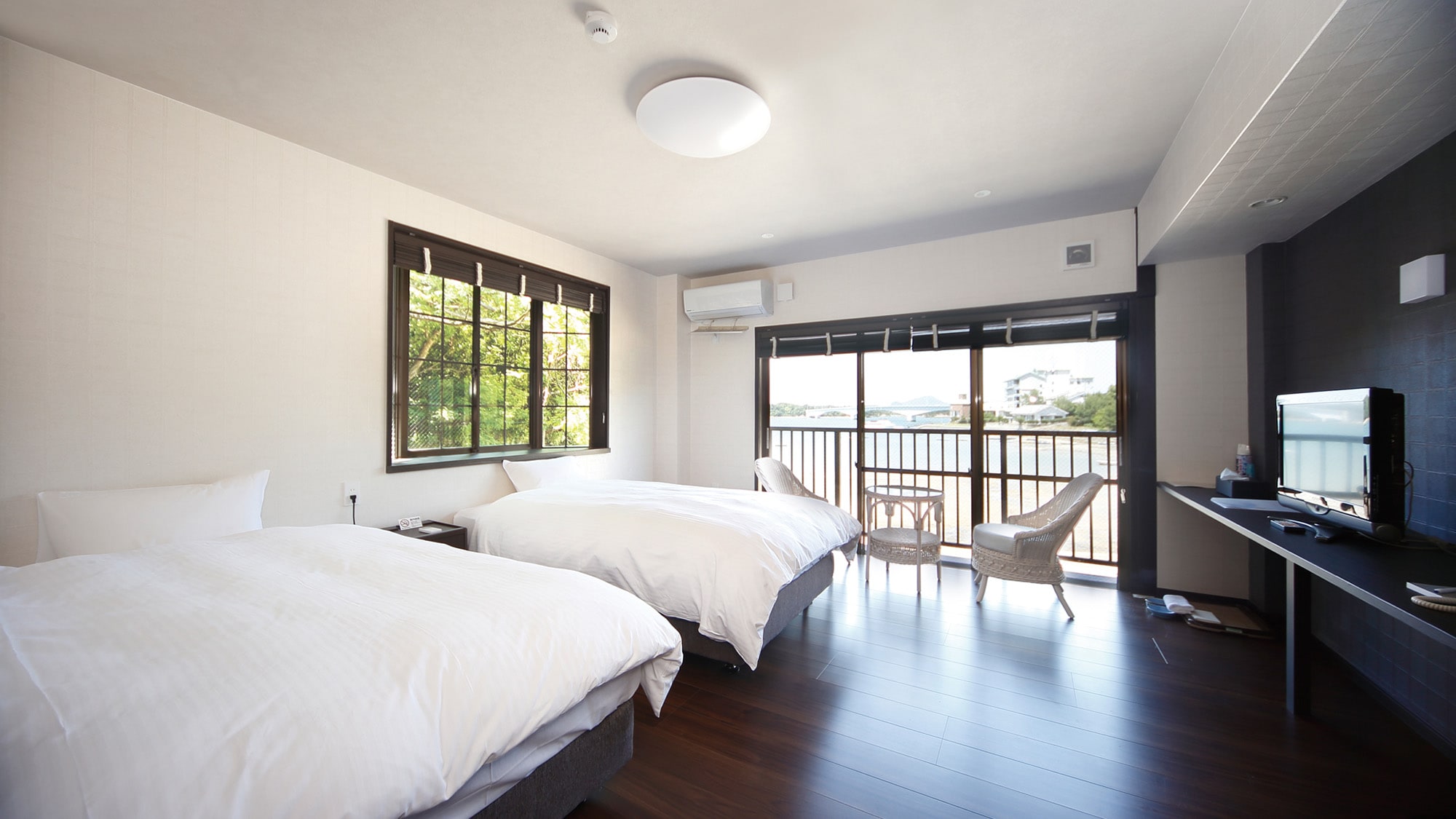 * [Western-style room] Pet supplies are provided in the room! Of course, you can see the ocean from the window.