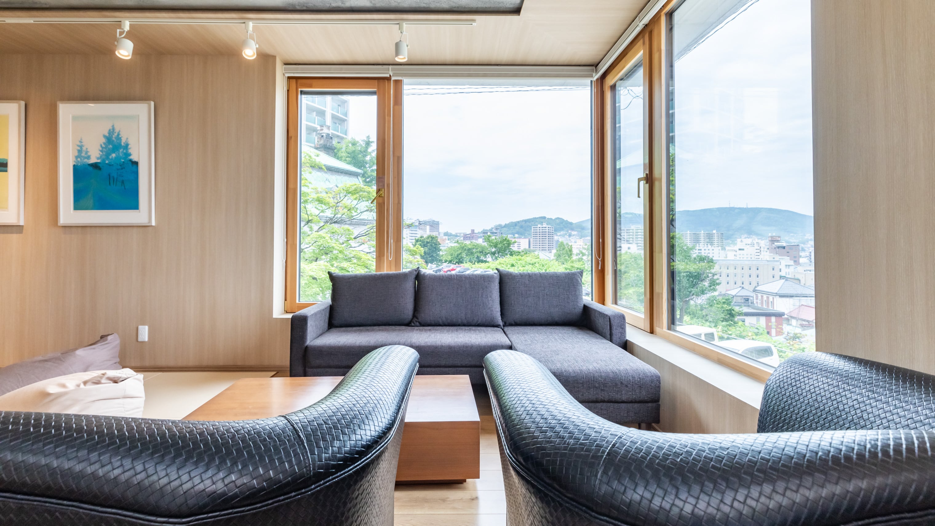 Panorama Suite (2 semi-double beds)