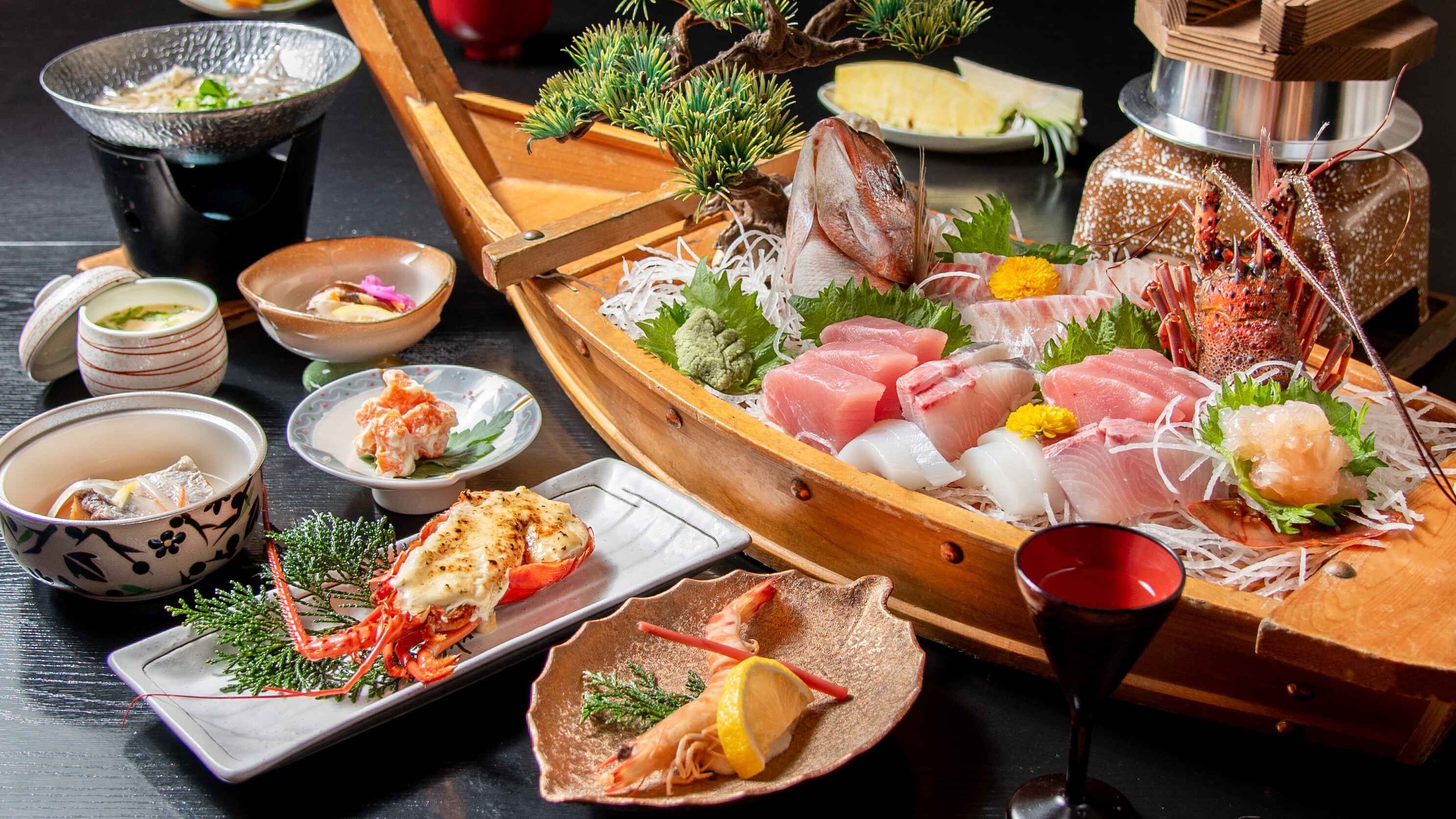 Bagi tamu yang ingin menikmati lobster berduri, hidangan utama Yunagi Kaiseki