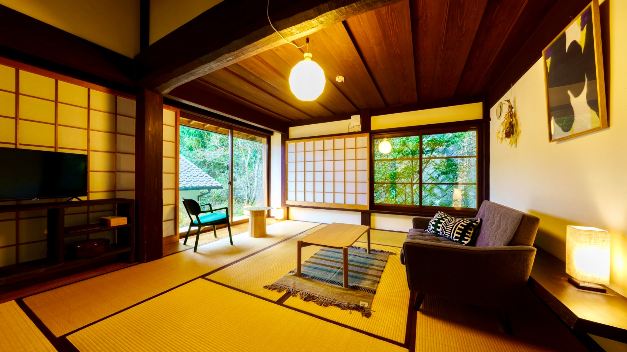 [With indoor bath] Japanese-style room 10 tatami mats away