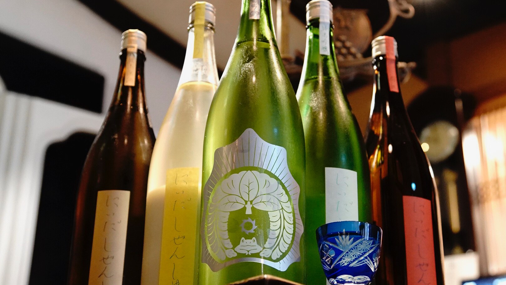 Niida Honke offers a rich and refined taste with a sharp flavor.