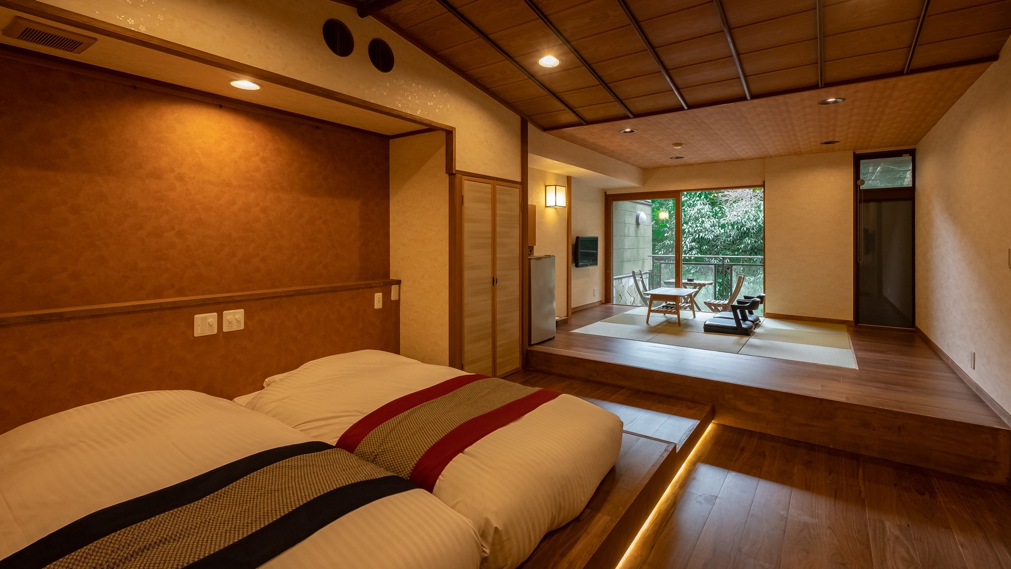 [Type C: Cherry Blossom Garden] A room where you can enjoy the beautiful scenery that changes with the seasons.