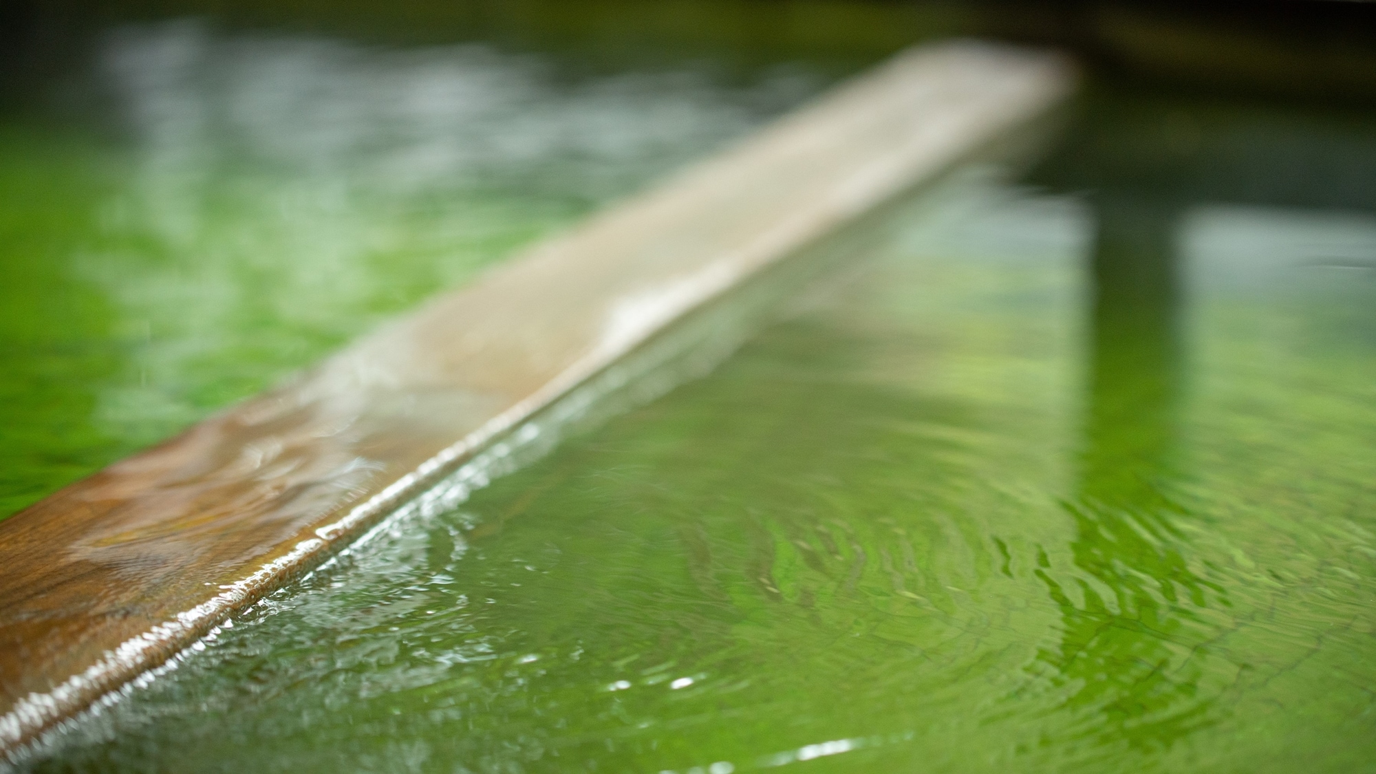 *Large public bath: A rare emerald green hot spring with a distinctive softness that seems to envelop the body.