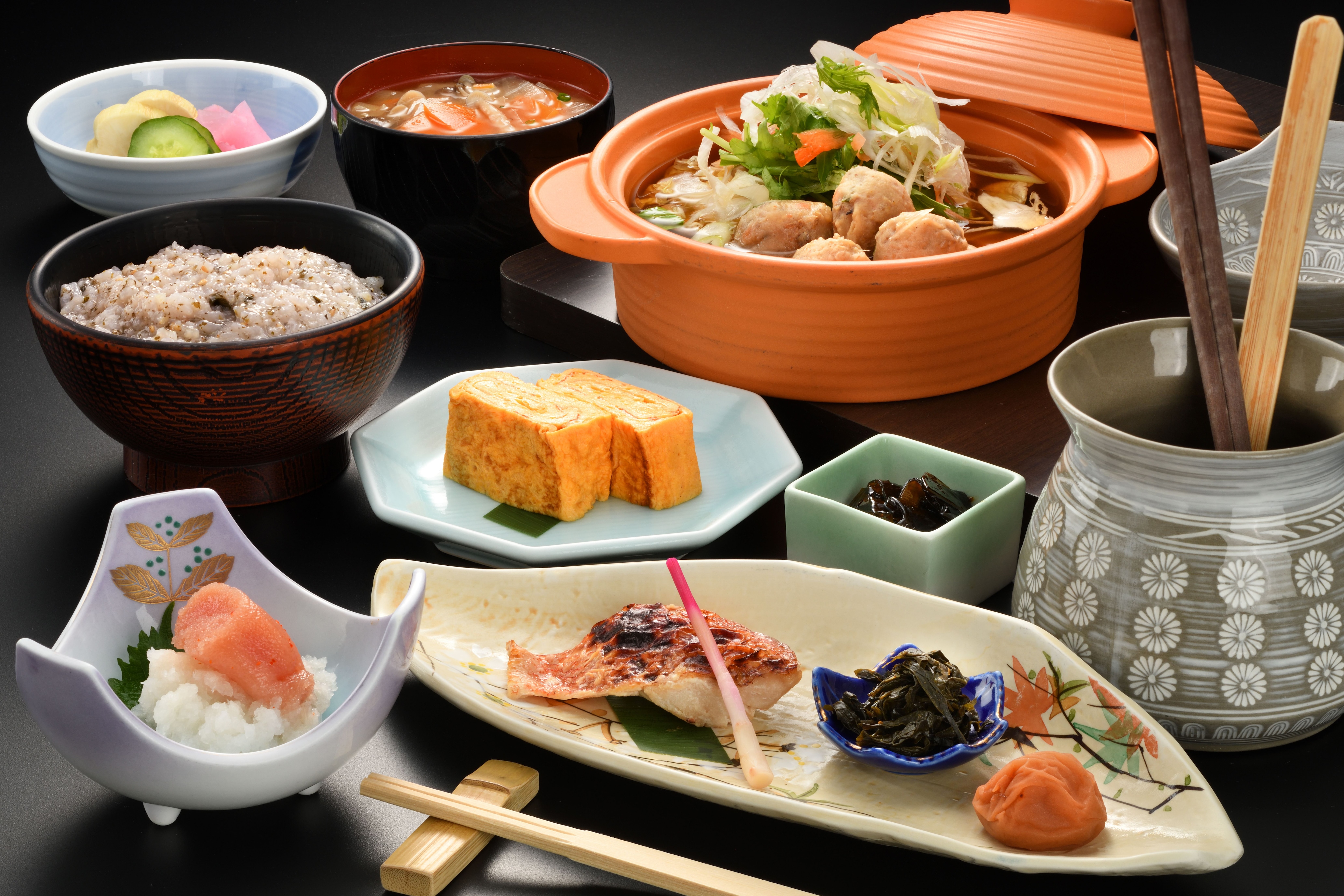 [Seiryokan Breakfast] The warm vegetables and thick omelet made by the head chef himself in front of the guests are delicious!