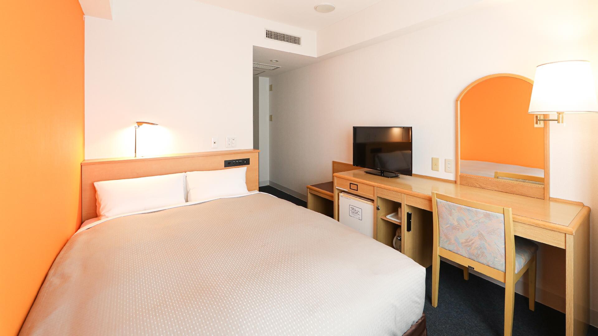[Double Standard 2] This is an image of a room for two people.