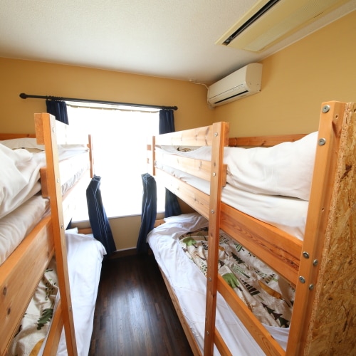 4 beds