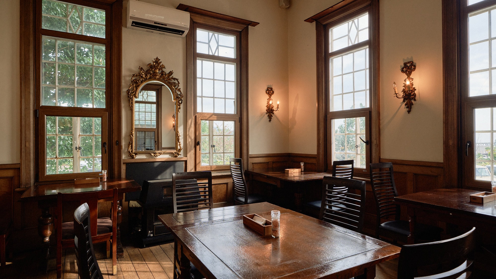restaurant