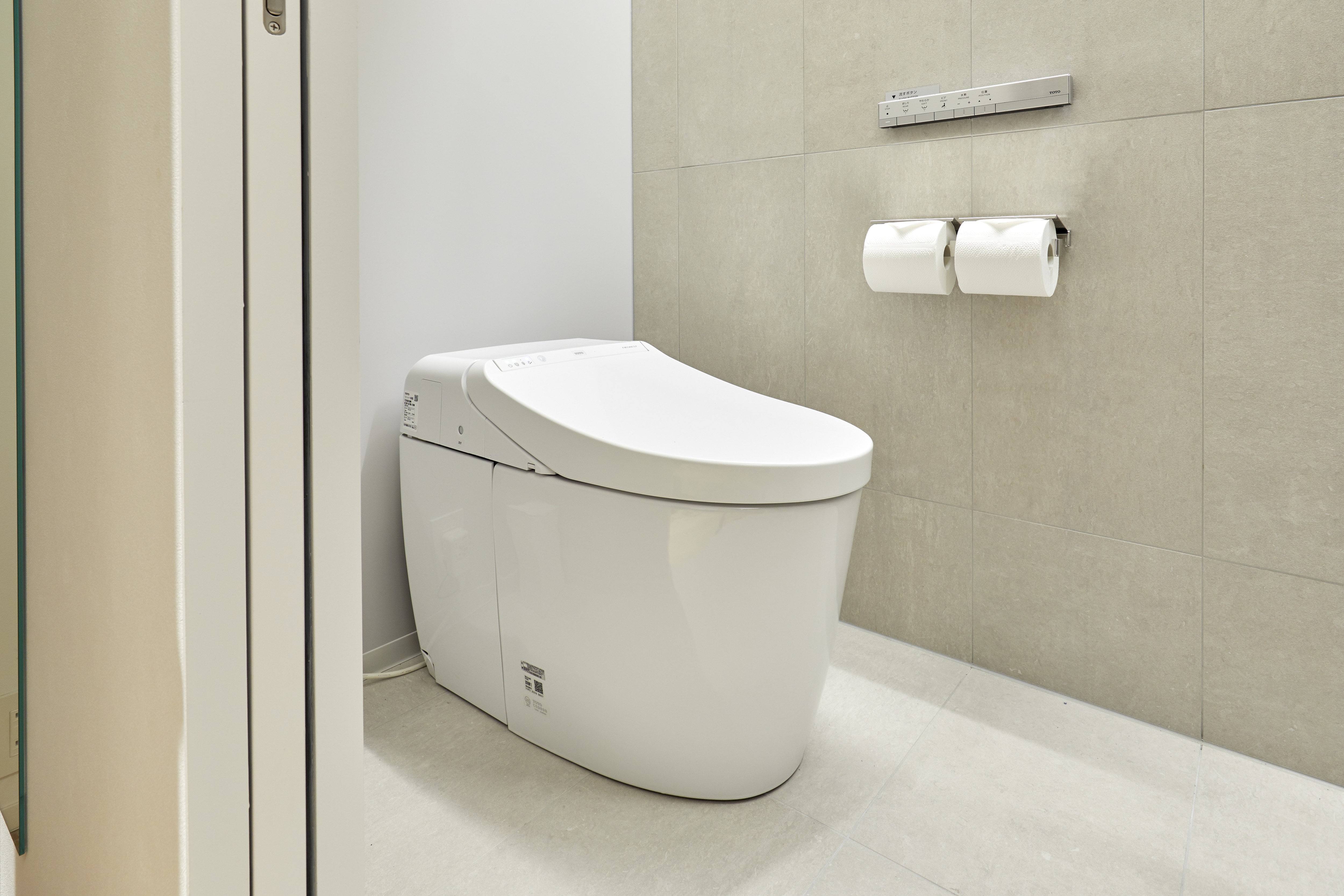 Standard semi-double toilet (3F)