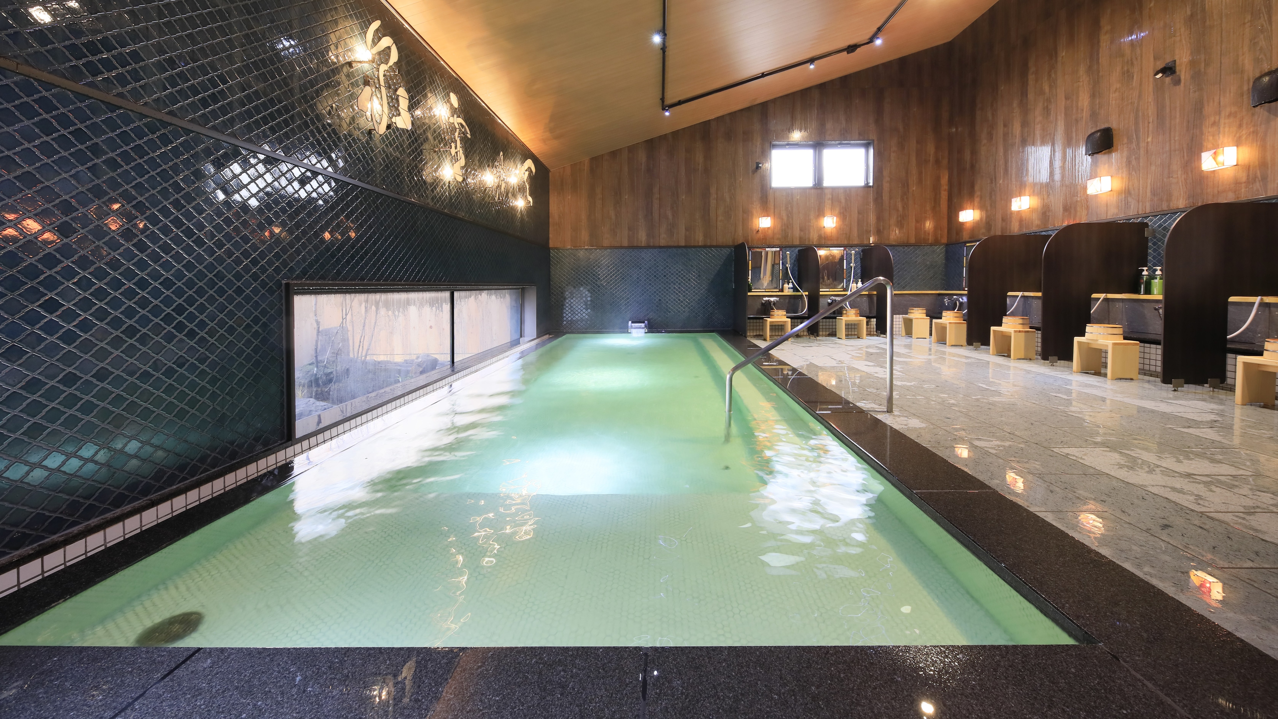 Men's large bath to be renovated in December 2024