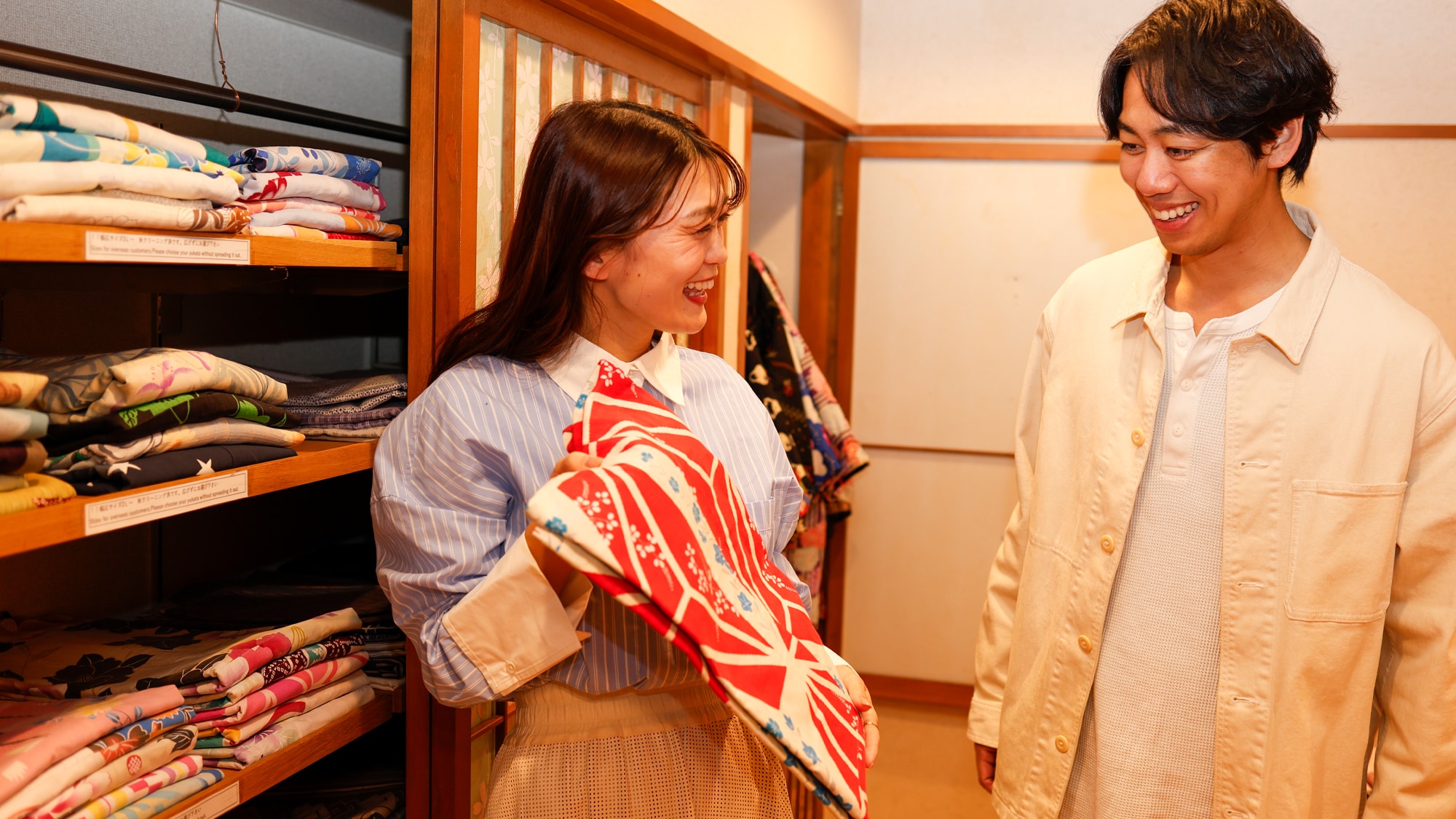 在城崎溫泉，浴衣是正式服飾。男女均可選擇租用浴衣。