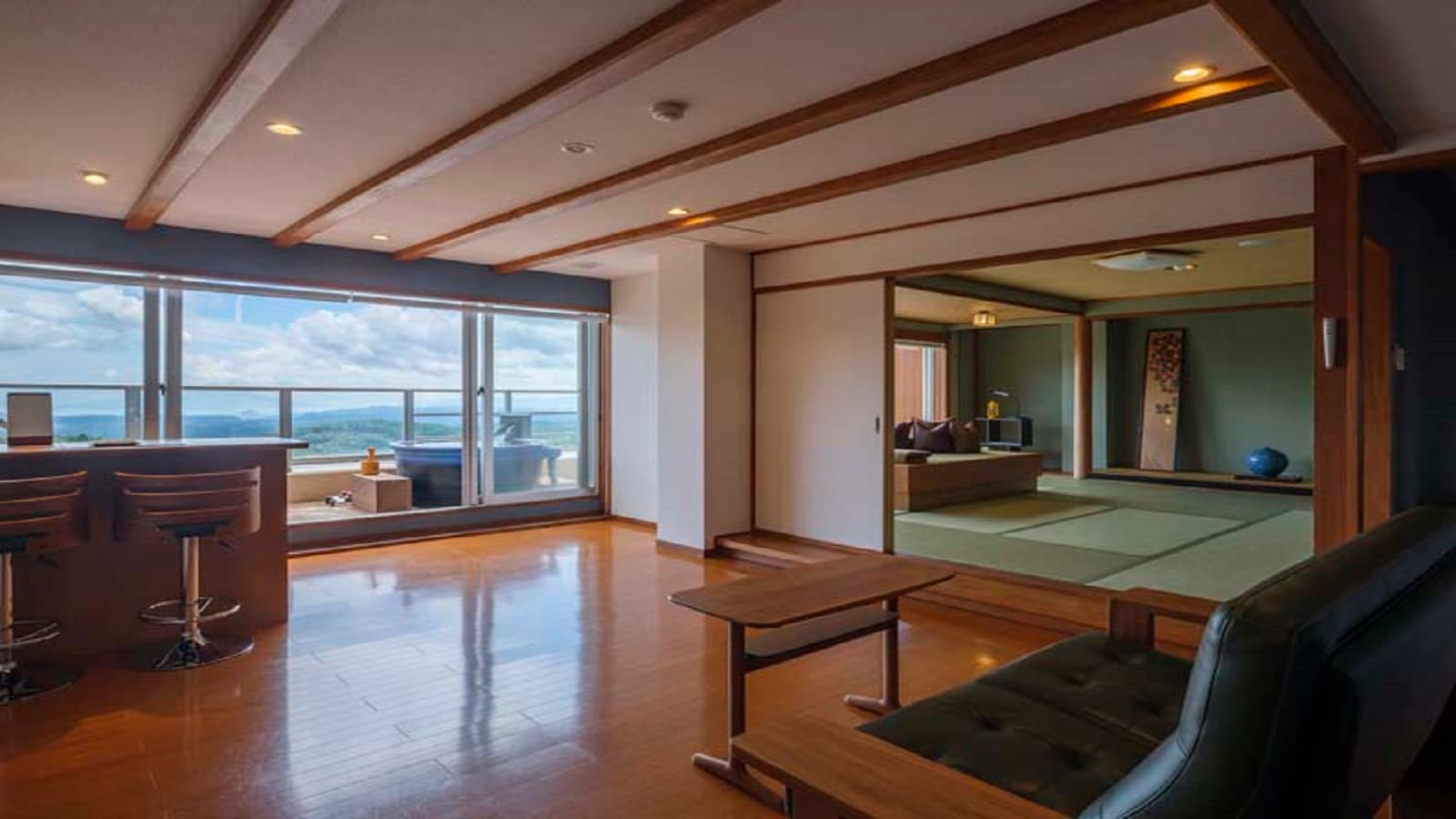 3rd floor 73㎡ Japanese-Western style room with open-air bath
