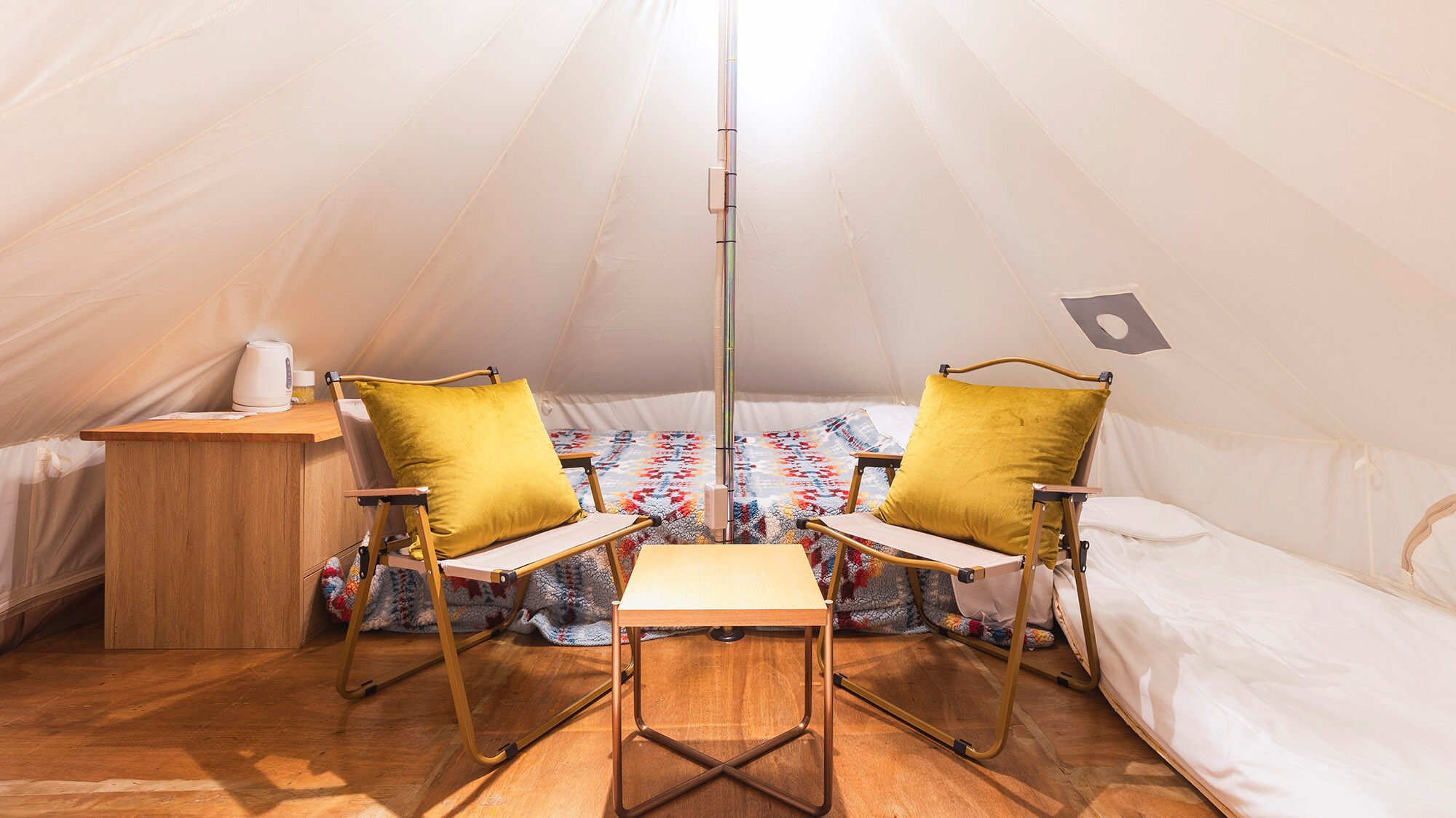[Tenda katun] Anda dapat tidur dengan nyaman di tempat tidur ganda. Anda bisa dengan mudah menikmati glamping bersama keluarga.