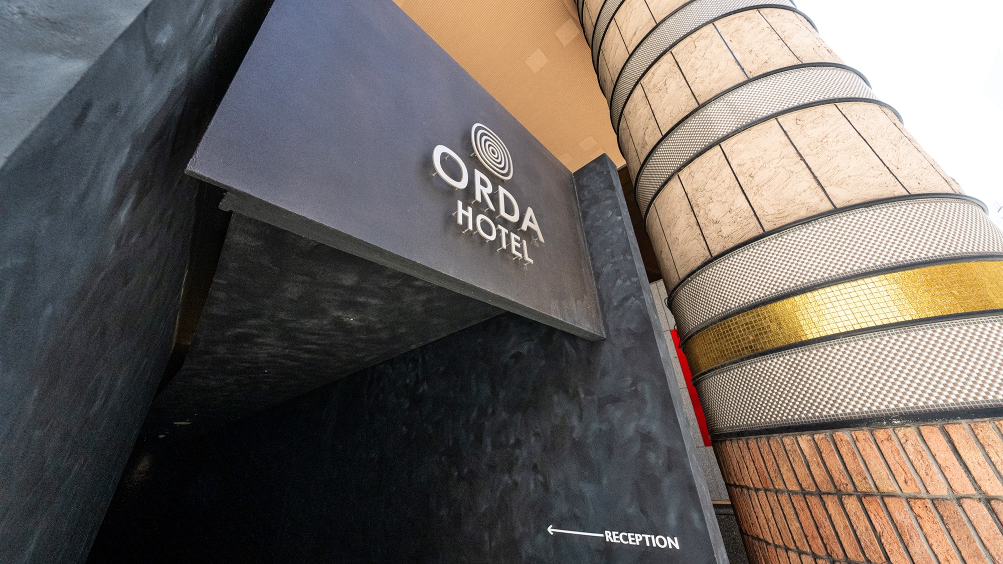 *Di dalam gedung (contoh)