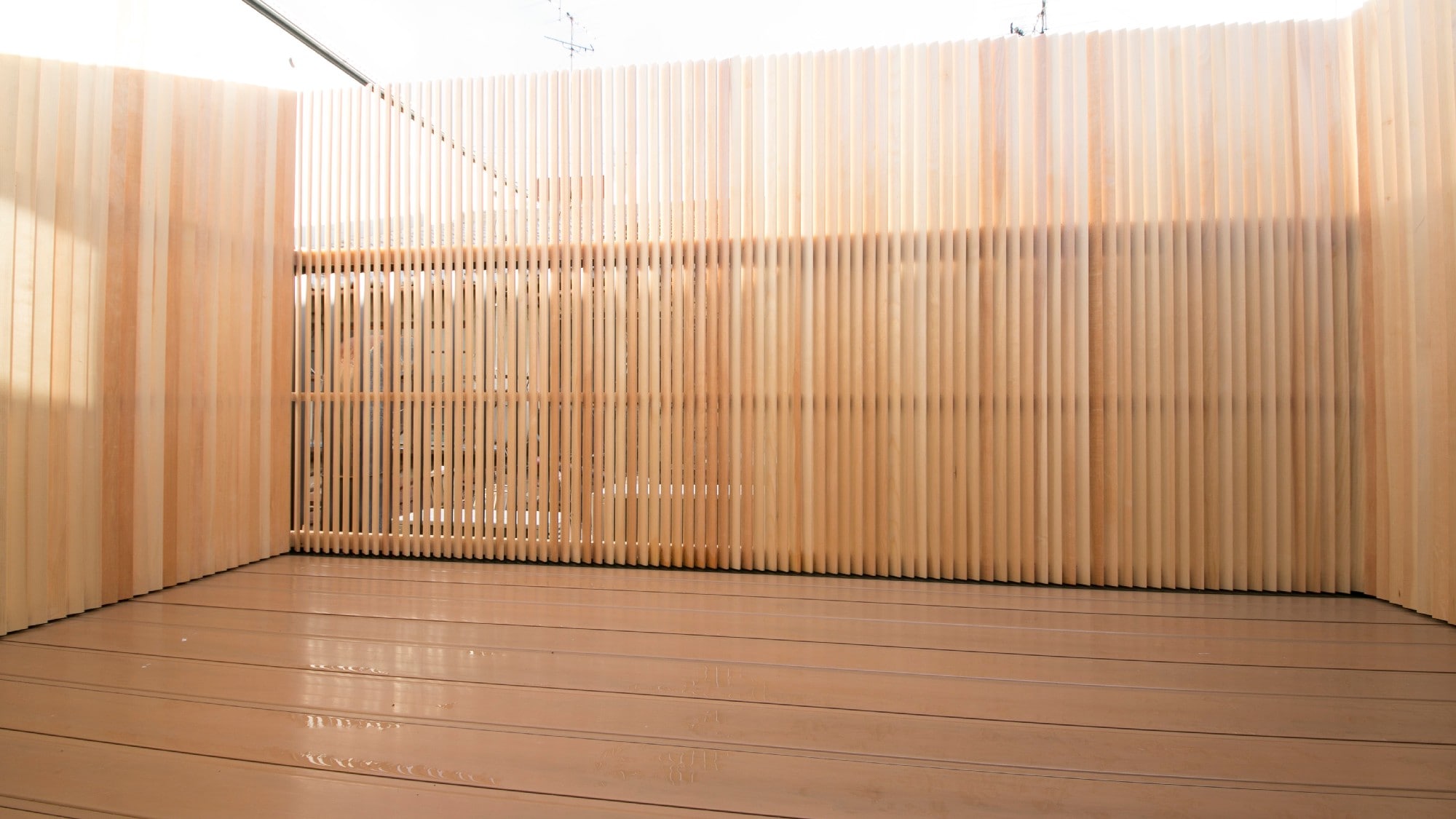 Kayuki, common to all rooms, sundeck with a lattice fence on the 2nd floor