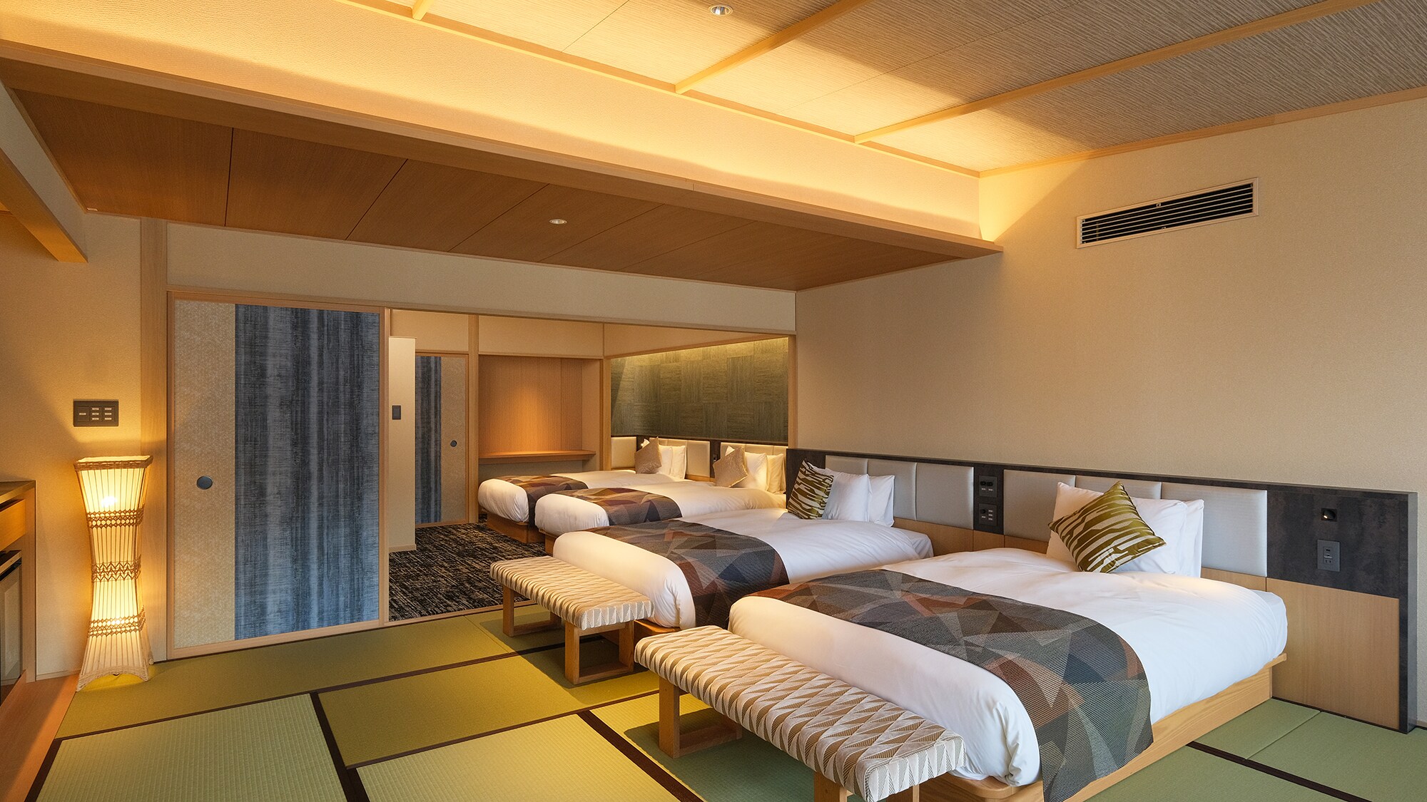 [OPEN in March 2022 ◇ Harborside Suite]