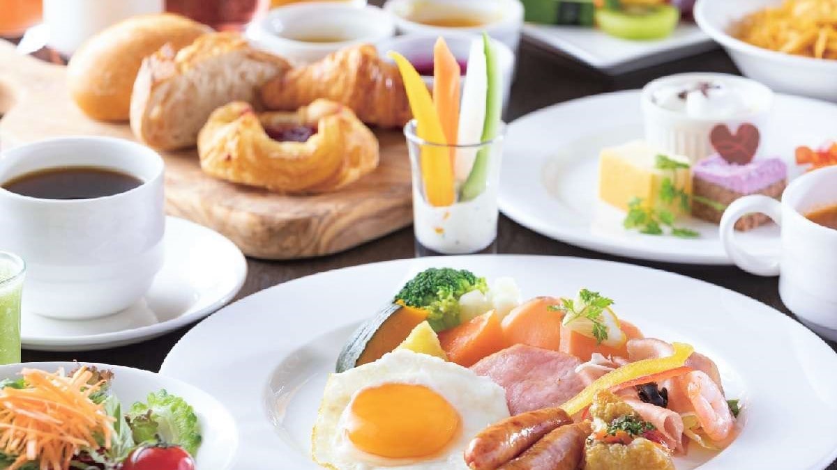 [AVANCER] Start your day with a buffet. Enjoy a meal filled with smiles.