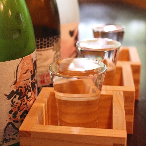 * 品尝清酒（根据季节而变化）