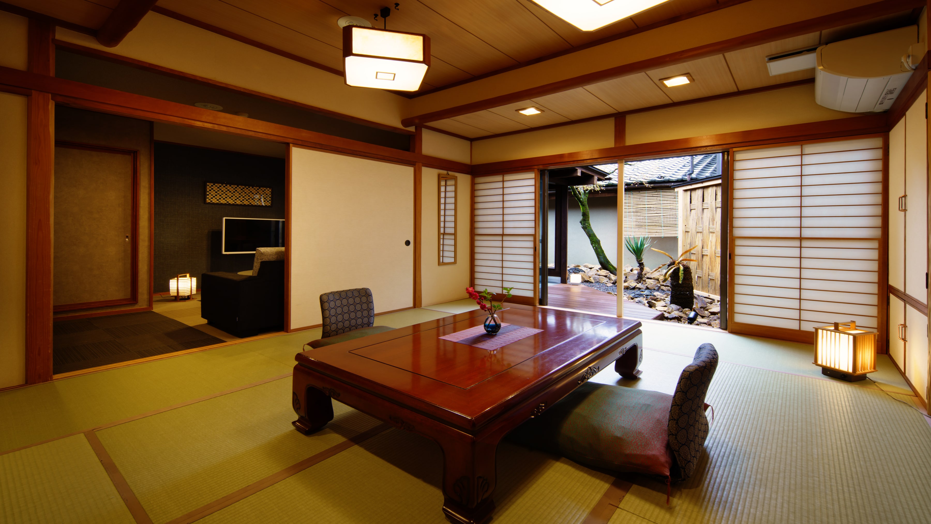Bak mandi mikro dengan bak mandi luar ruangan "Kohaku" Kamar bergaya Jepang dengan 10 tikar tatami dan ruang tamu