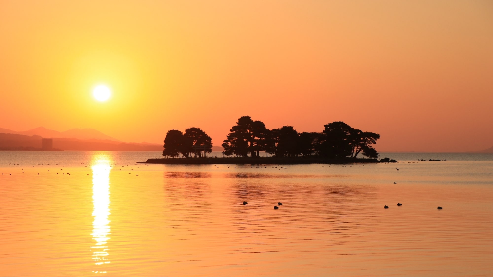 Sunset at Lake Shinji.