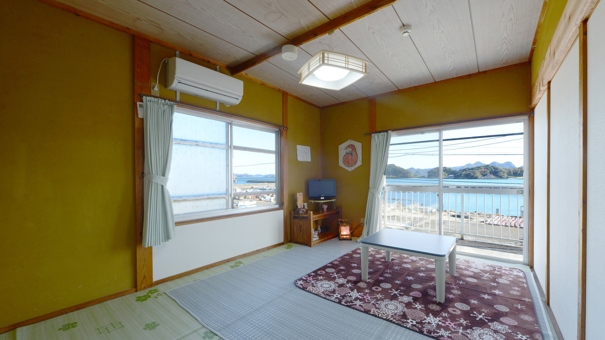 *[Example of a room] Enjoy a relaxing time in a room with a panoramic view of the Amakusa sea.