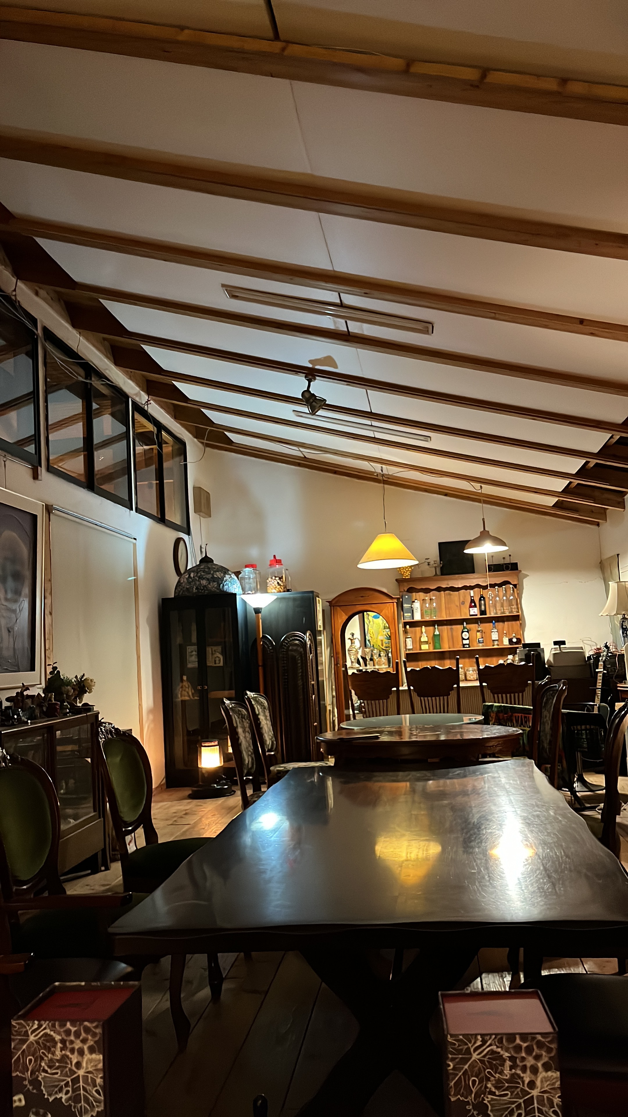 雞尾酒居酒屋和畫廊