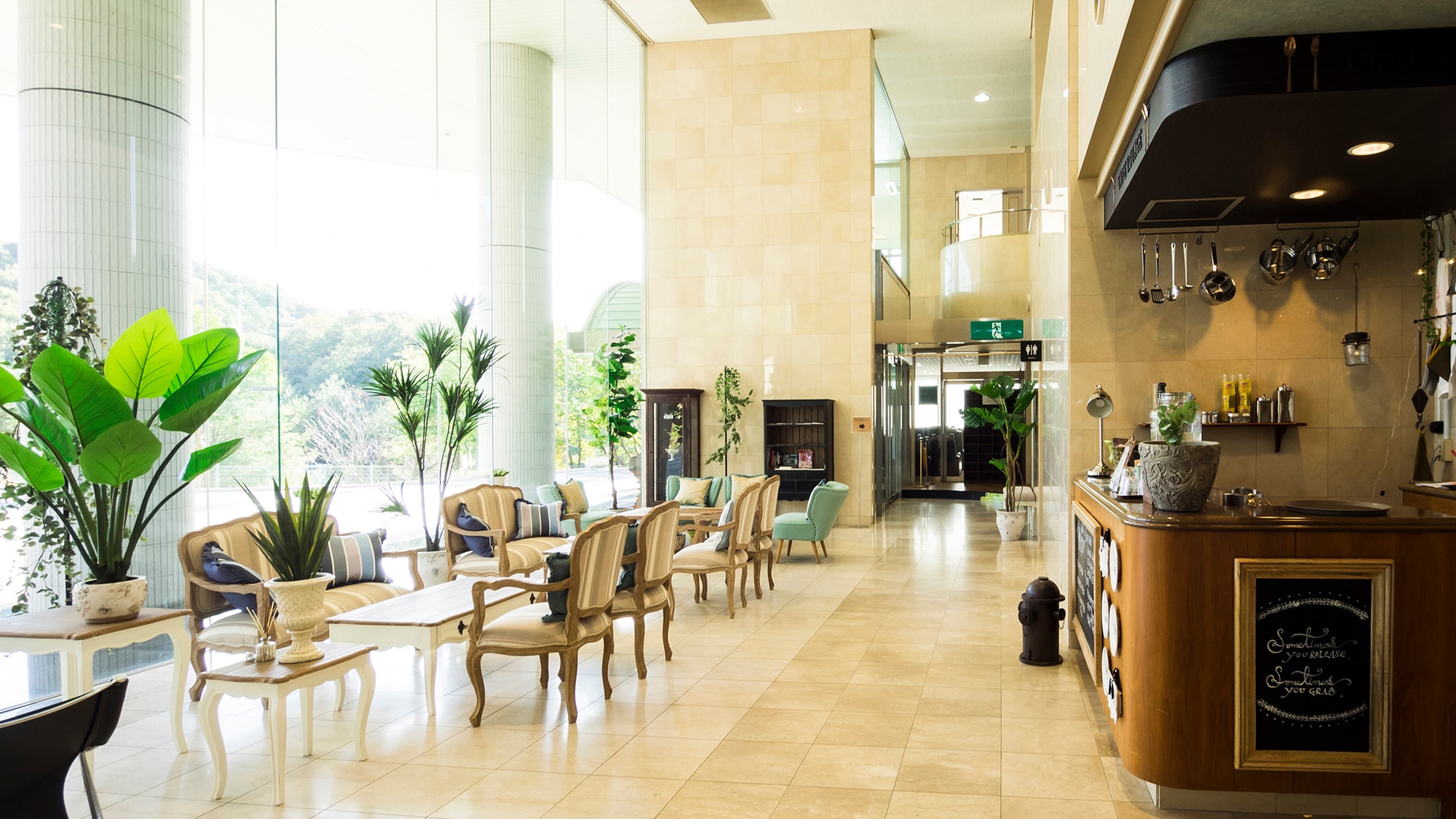 【館内イメージ】ラウンジ