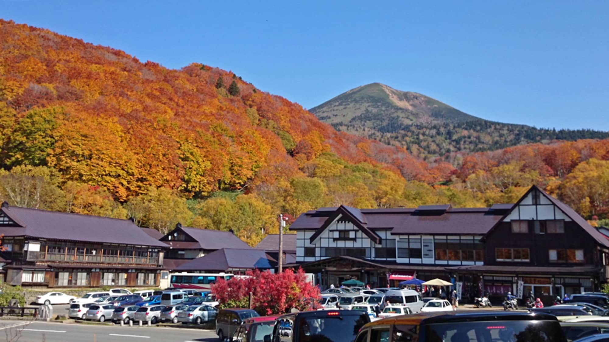* [Sukayu Onsen Ryokan-外觀]秋天的小岳