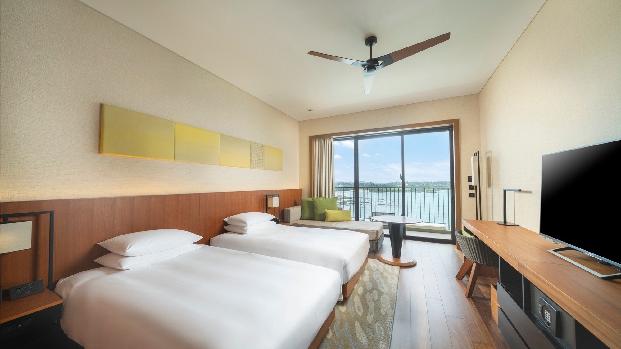 [Lagoon View Twin] Views vary depending on the room.