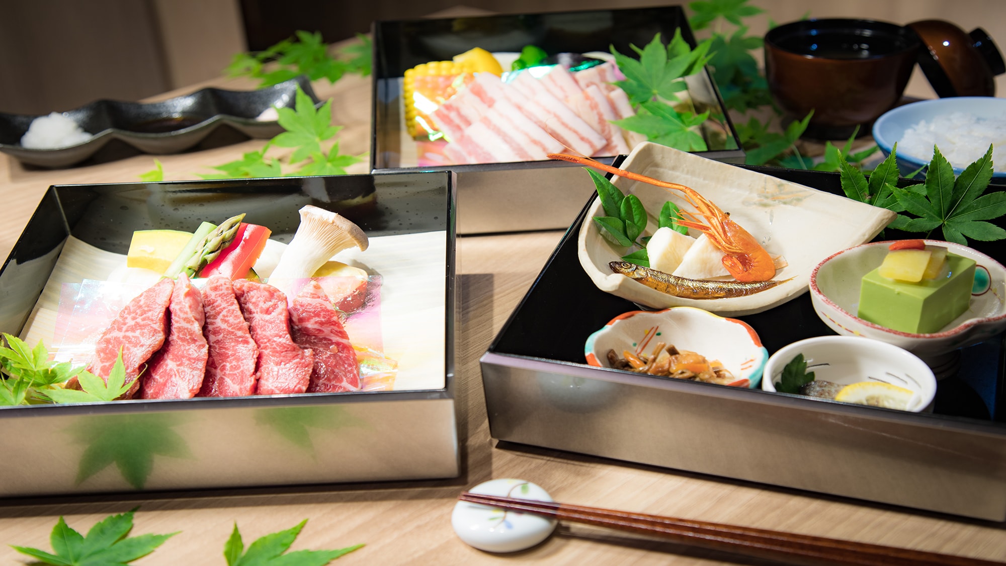 位於別館「月之光」的自助式烤肉店「朧月」的套餐範例♪照片為「梅月套餐」♪