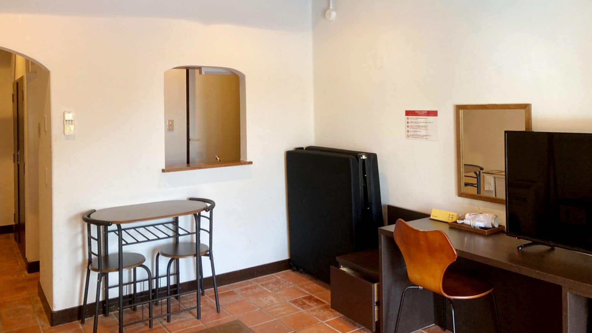 [1F Poolside Twin & Kitchen]