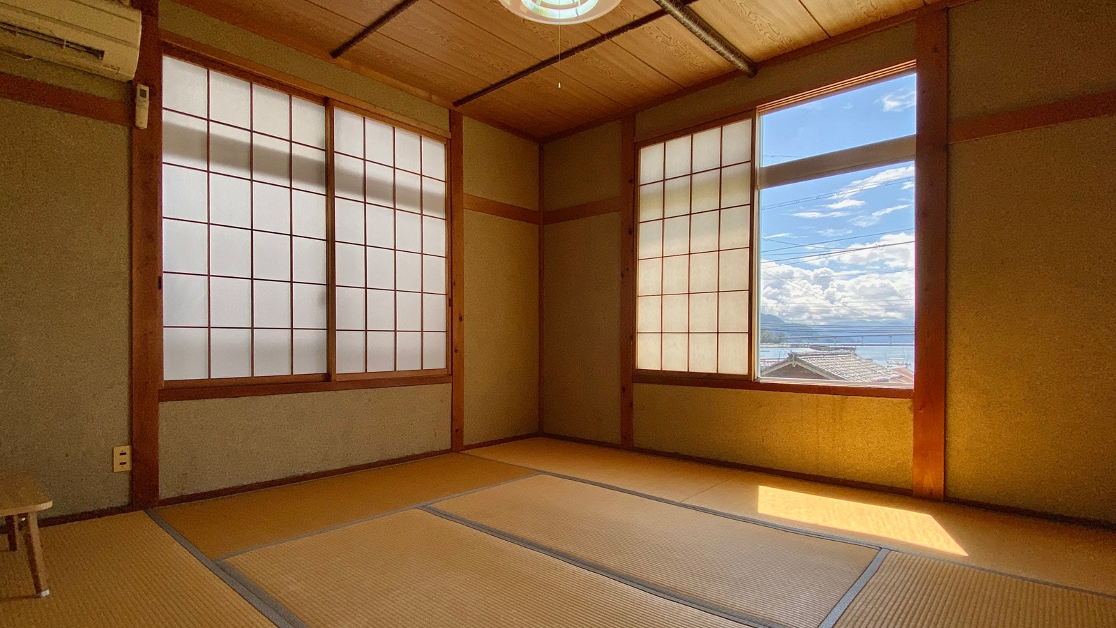 [Old building guest room] 8 tatami Japanese-style room