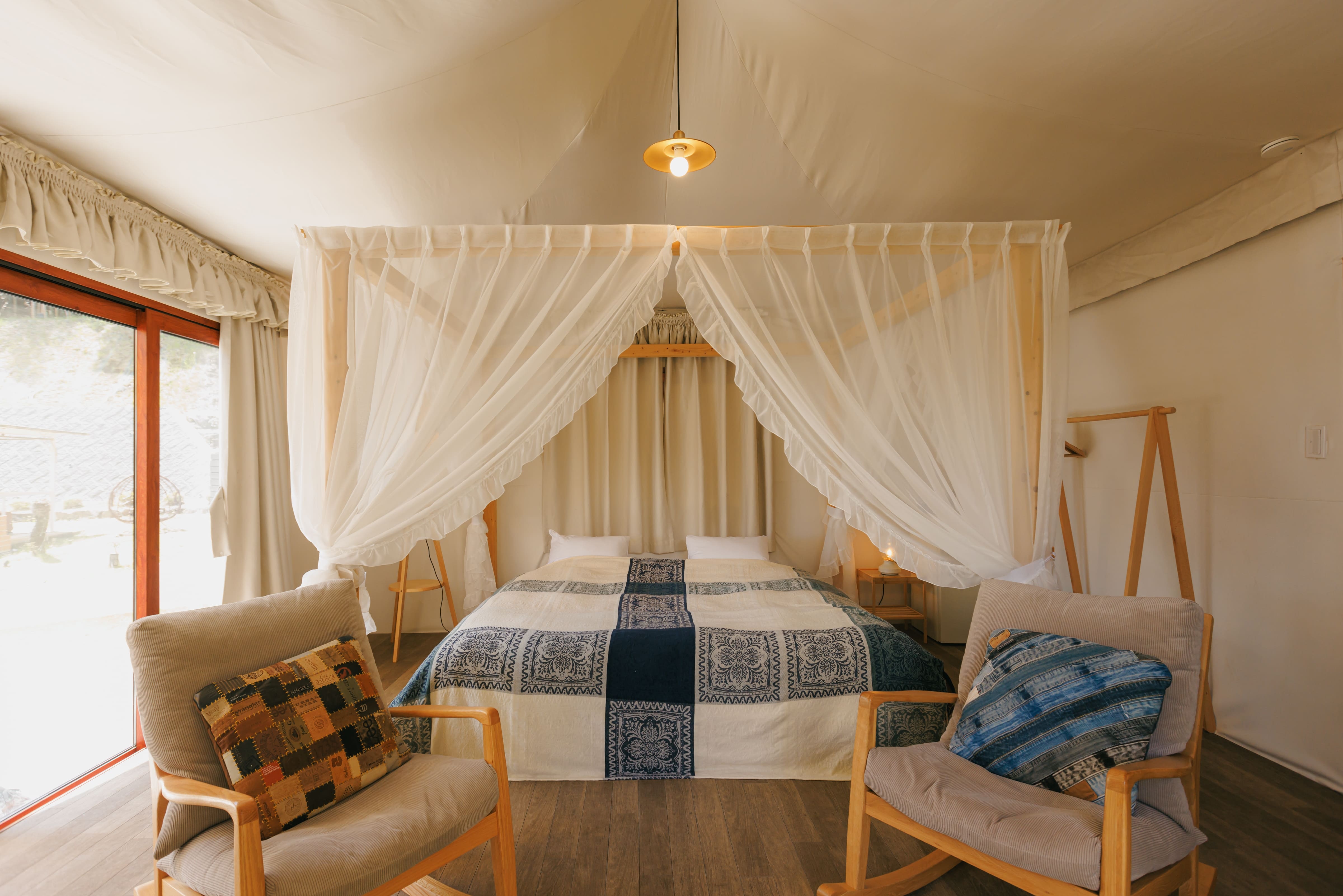 Exclusive to the Safari Tent! Romantic canopy bed