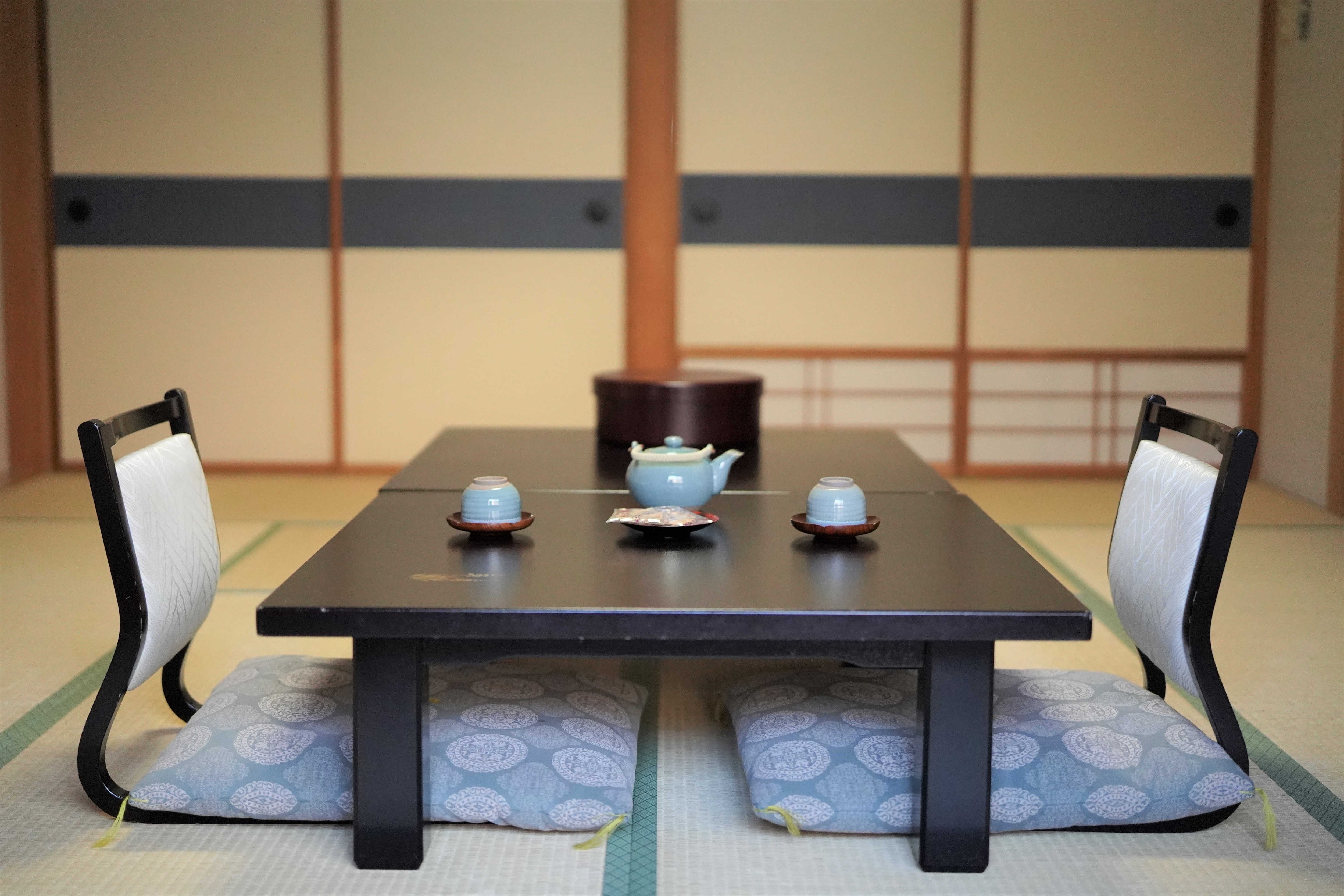 Japanese-style room (10 tatami mats)