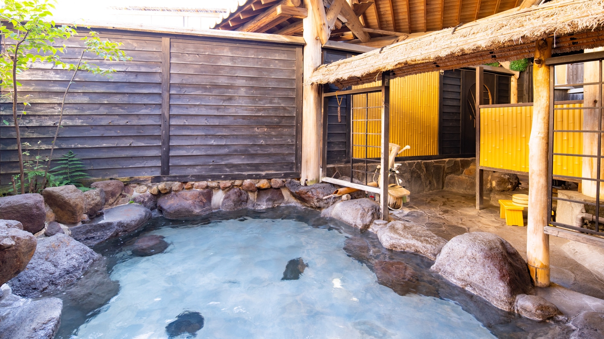 [Private open-air bath] Refresh yourself in a spacious bath (reservations not accepted)