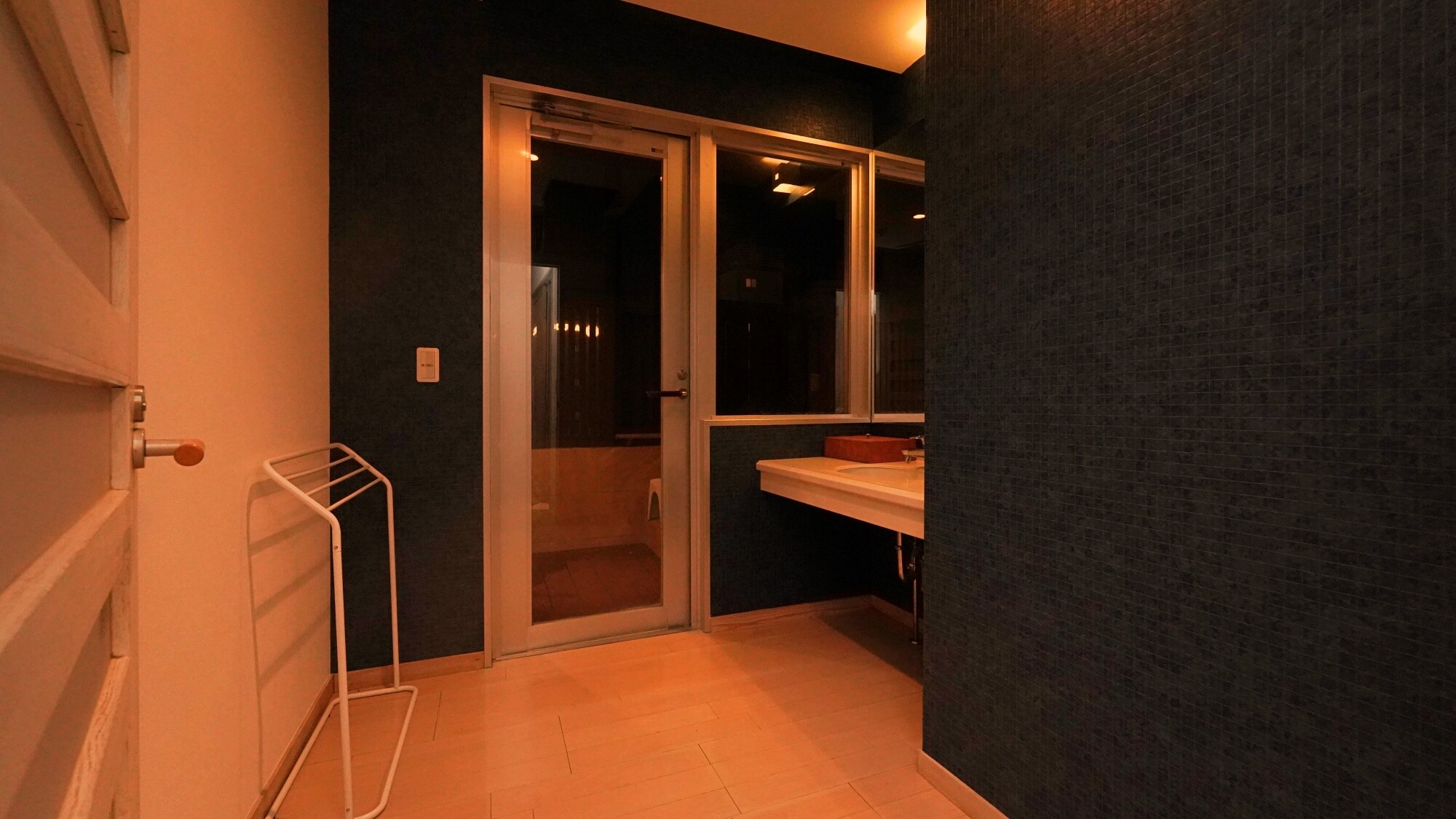 Special room: 10 tatami Japanese-style room + reception area (with open-air bath)