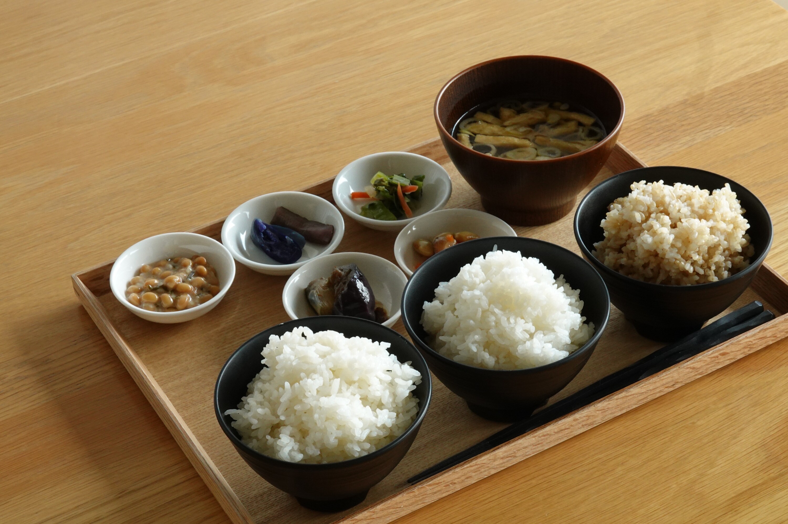 3. 三种米饭及米饭配菜的比较（Tsuyahime/Yukiwakamaru/糙米）