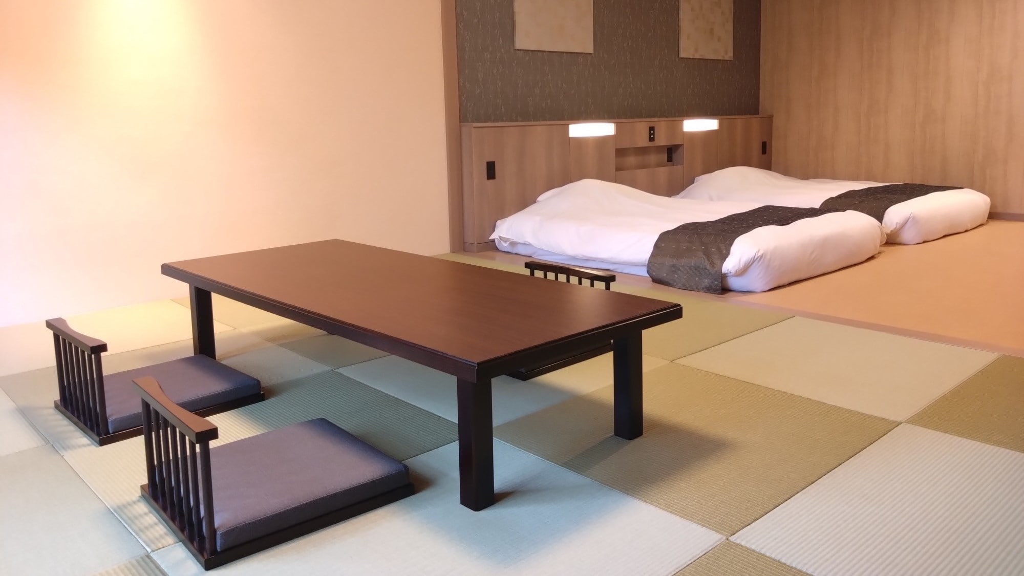 [Spacious and relaxing Japanese-Western style room]